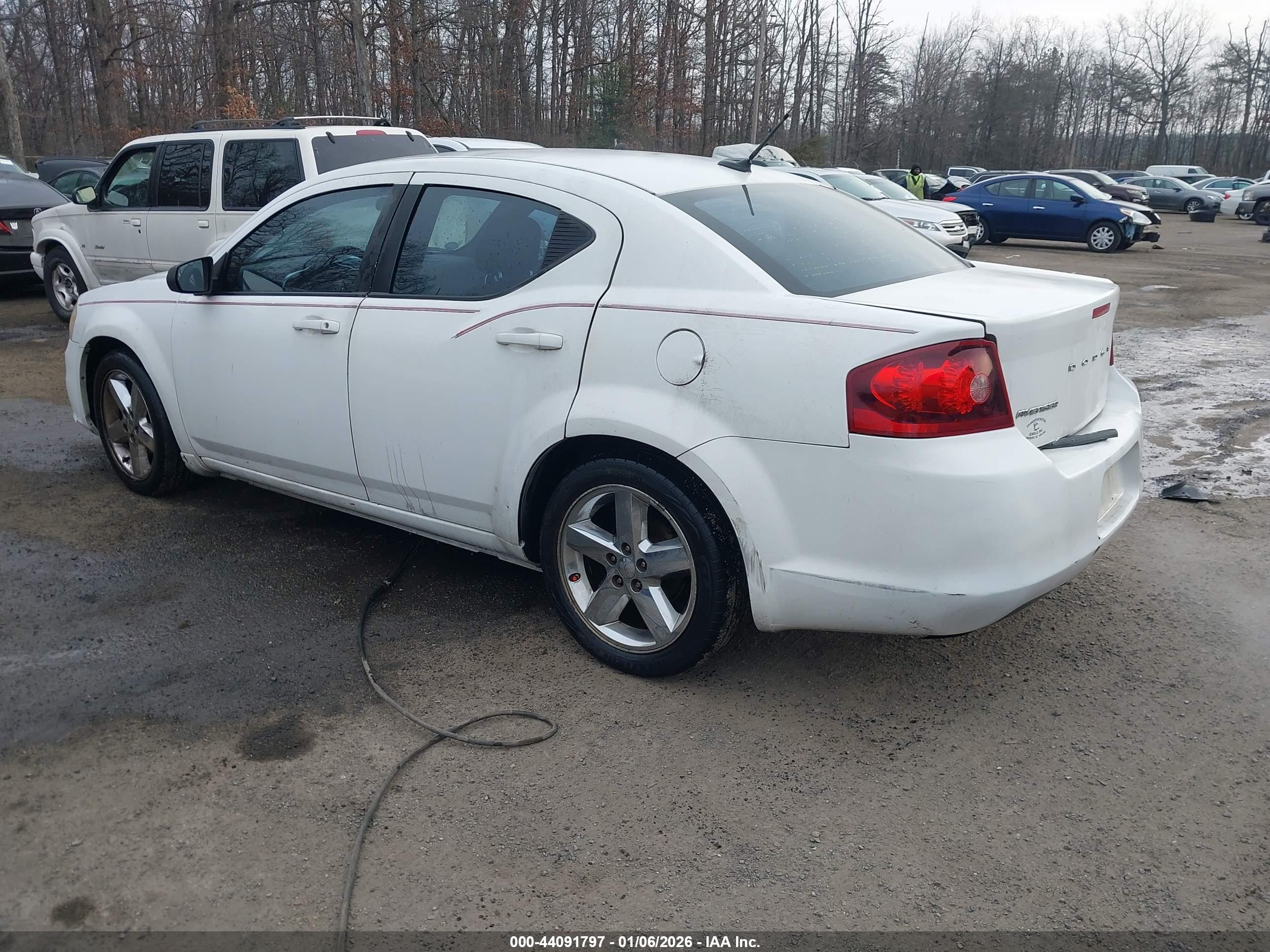 DODGE AVENGER image 3