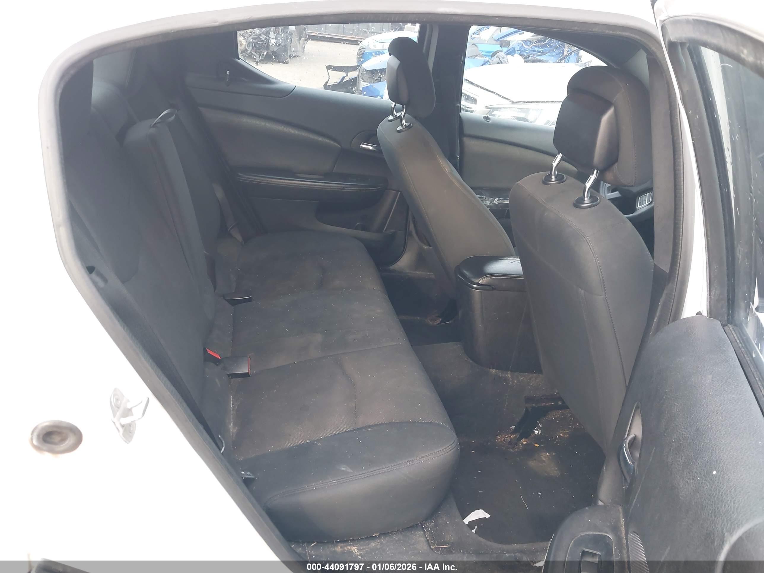 DODGE AVENGER image 8