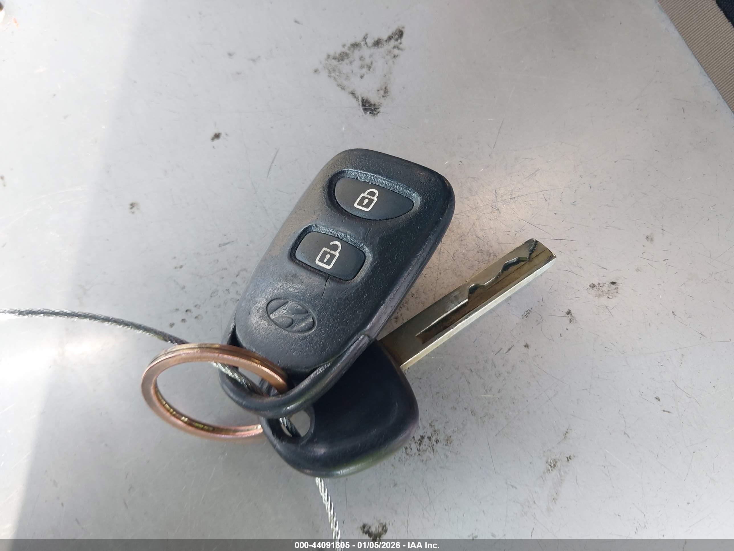 HYUNDAI ACCENT image 11