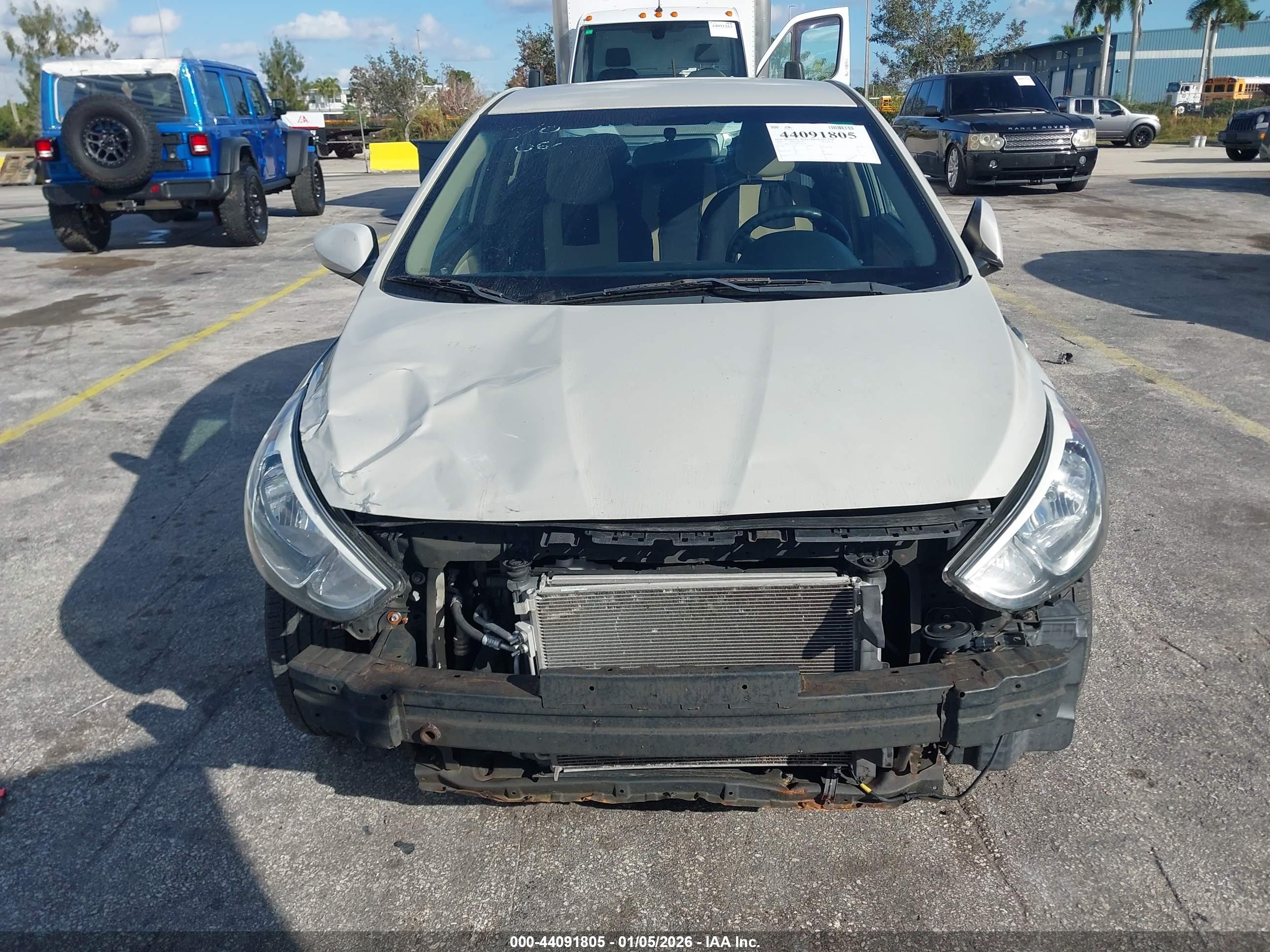 HYUNDAI ACCENT image 6