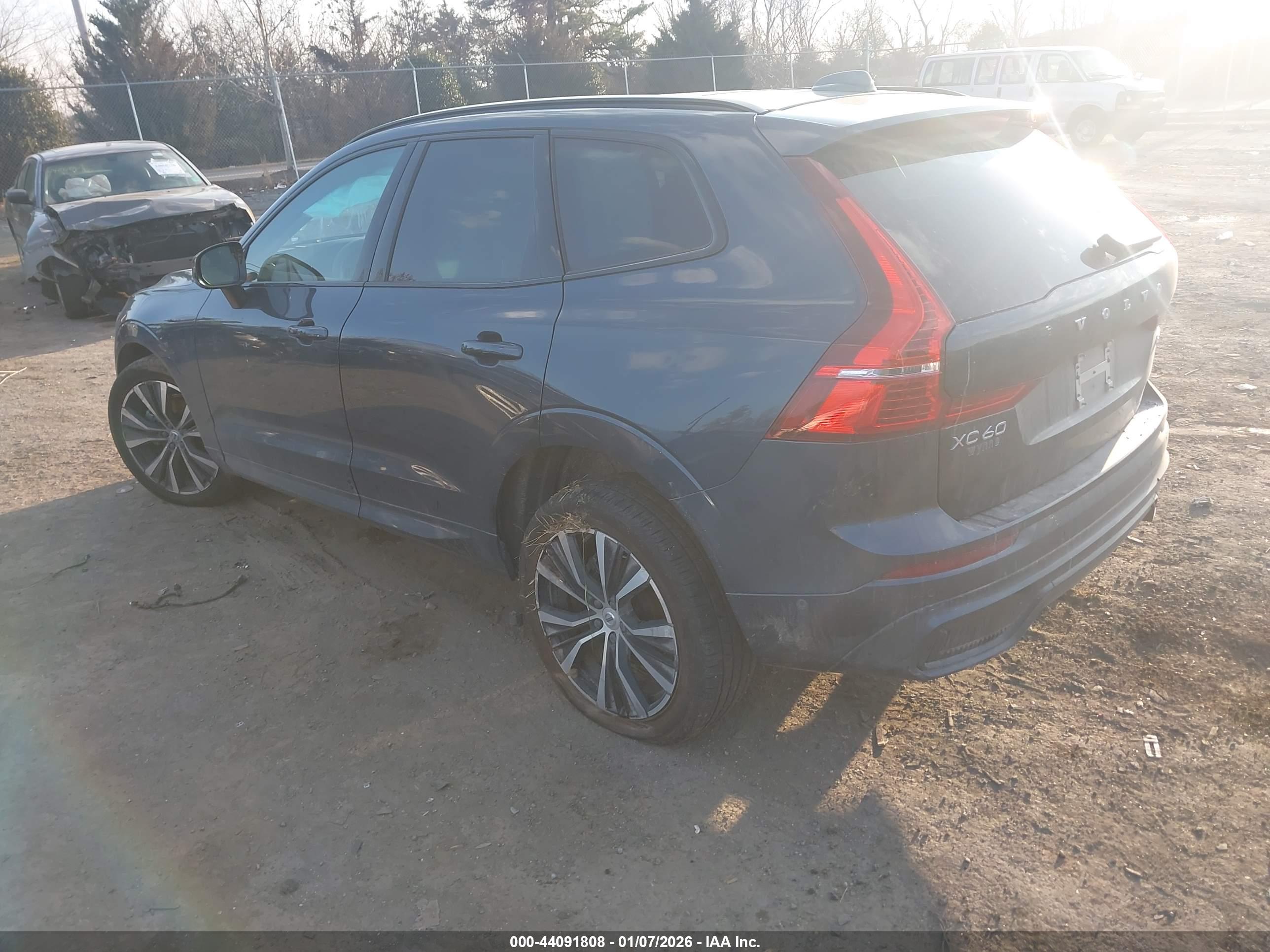VOLVO XC60 image 3