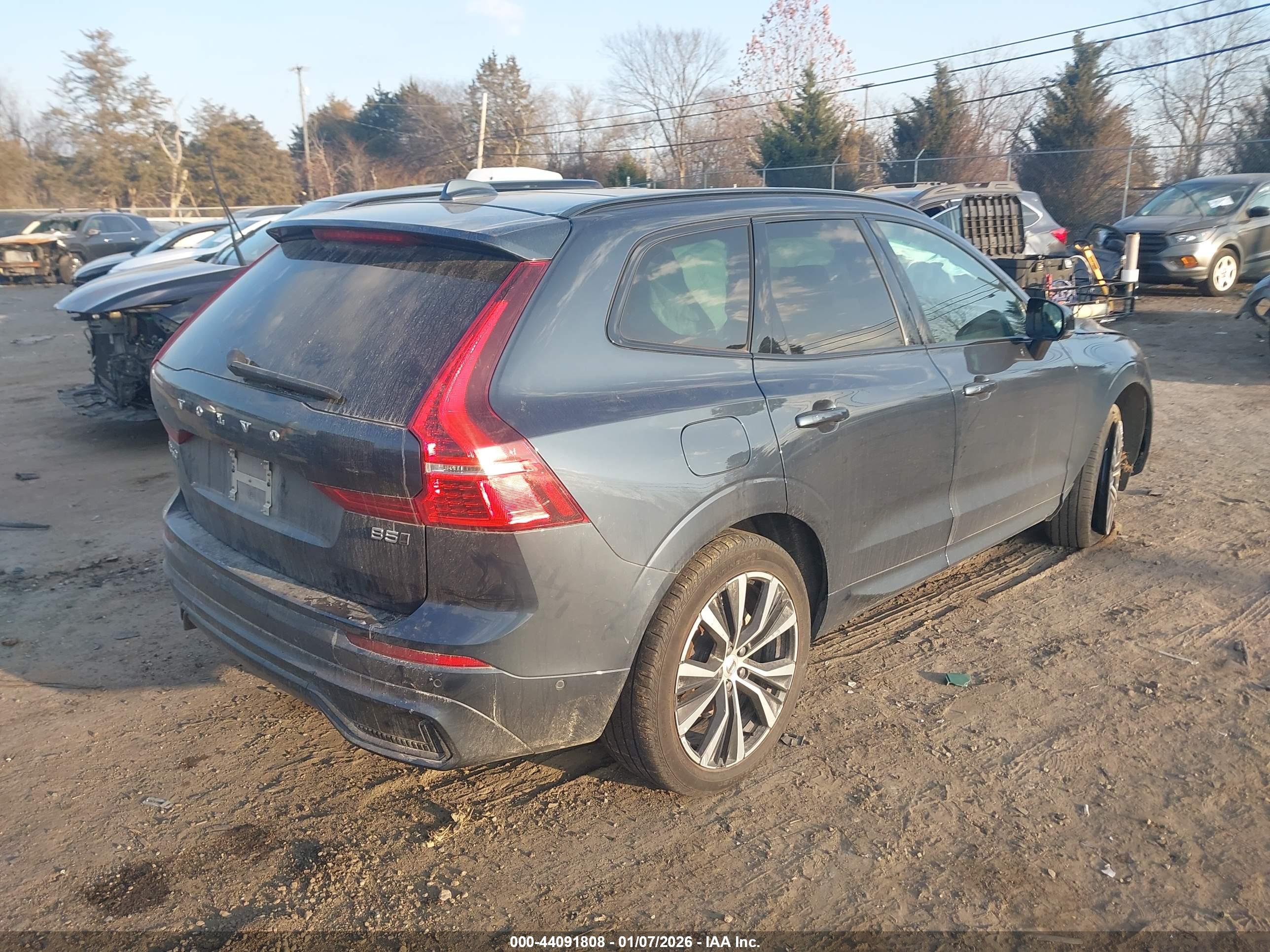 VOLVO XC60 image 4