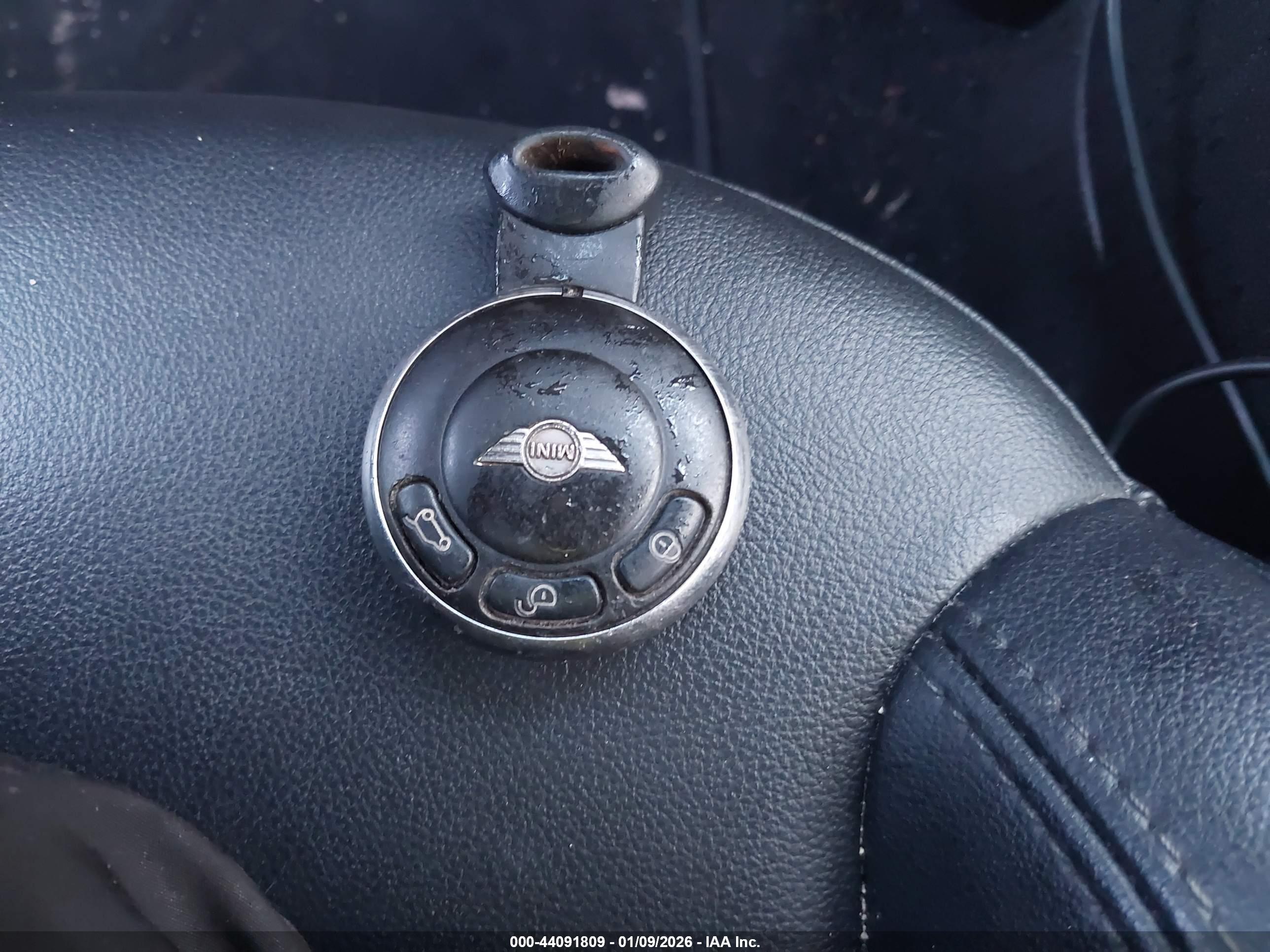 MINI COUNTRYMAN image 11