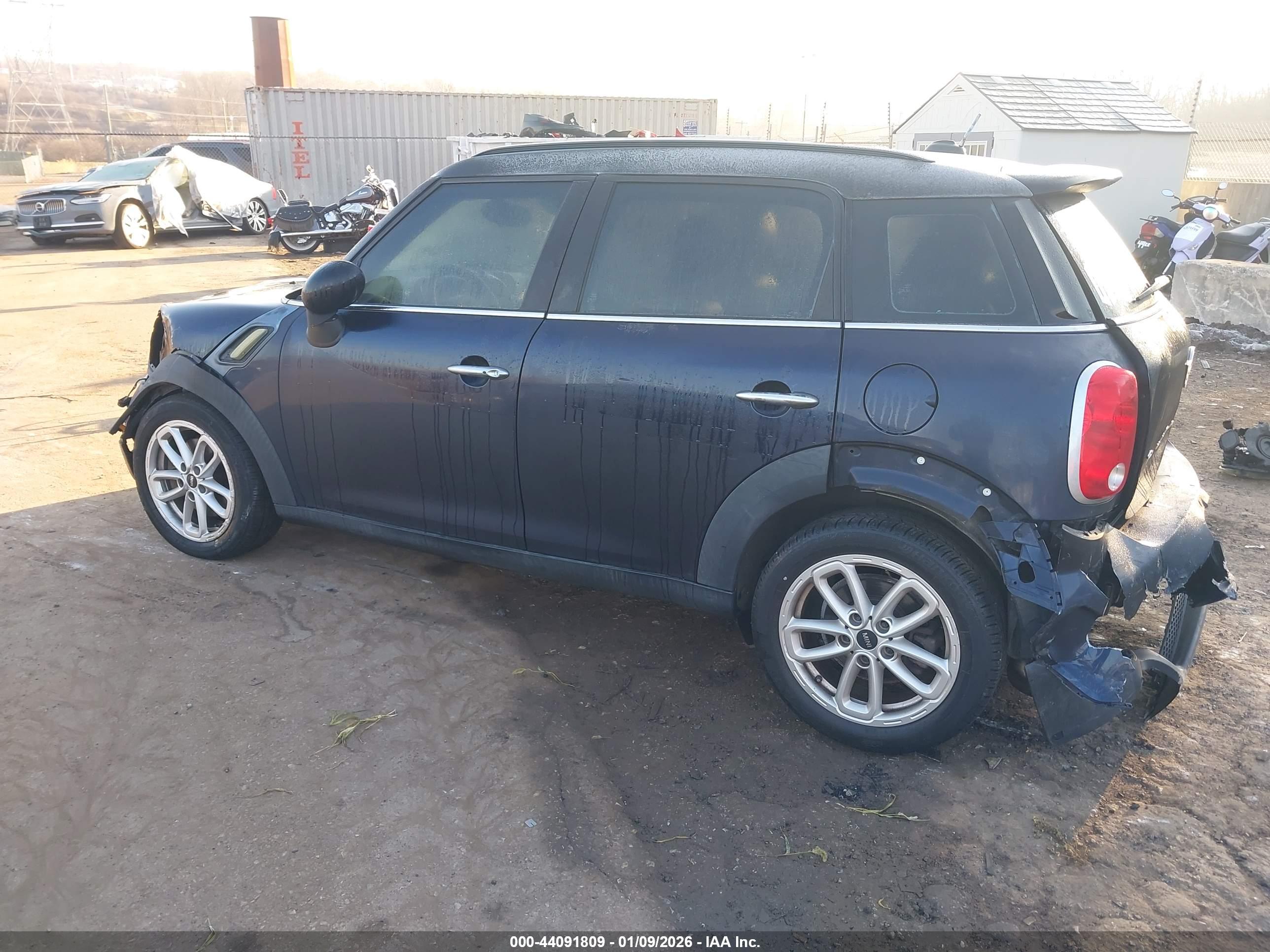 MINI COUNTRYMAN image 3