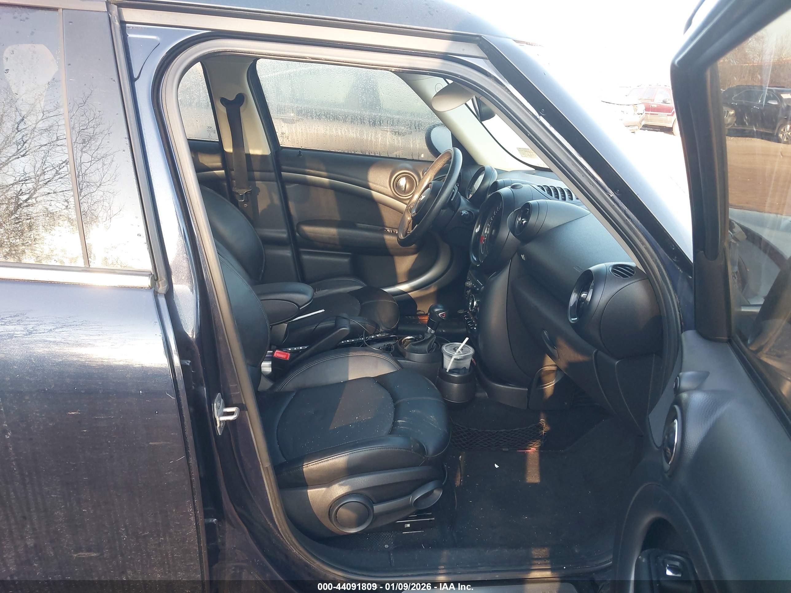 MINI COUNTRYMAN image 5
