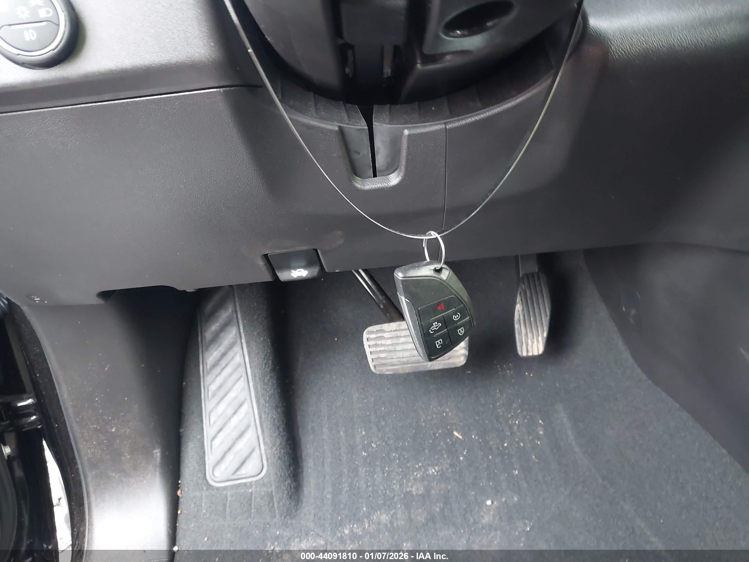 CHEVROLET SILVERADO image 11
