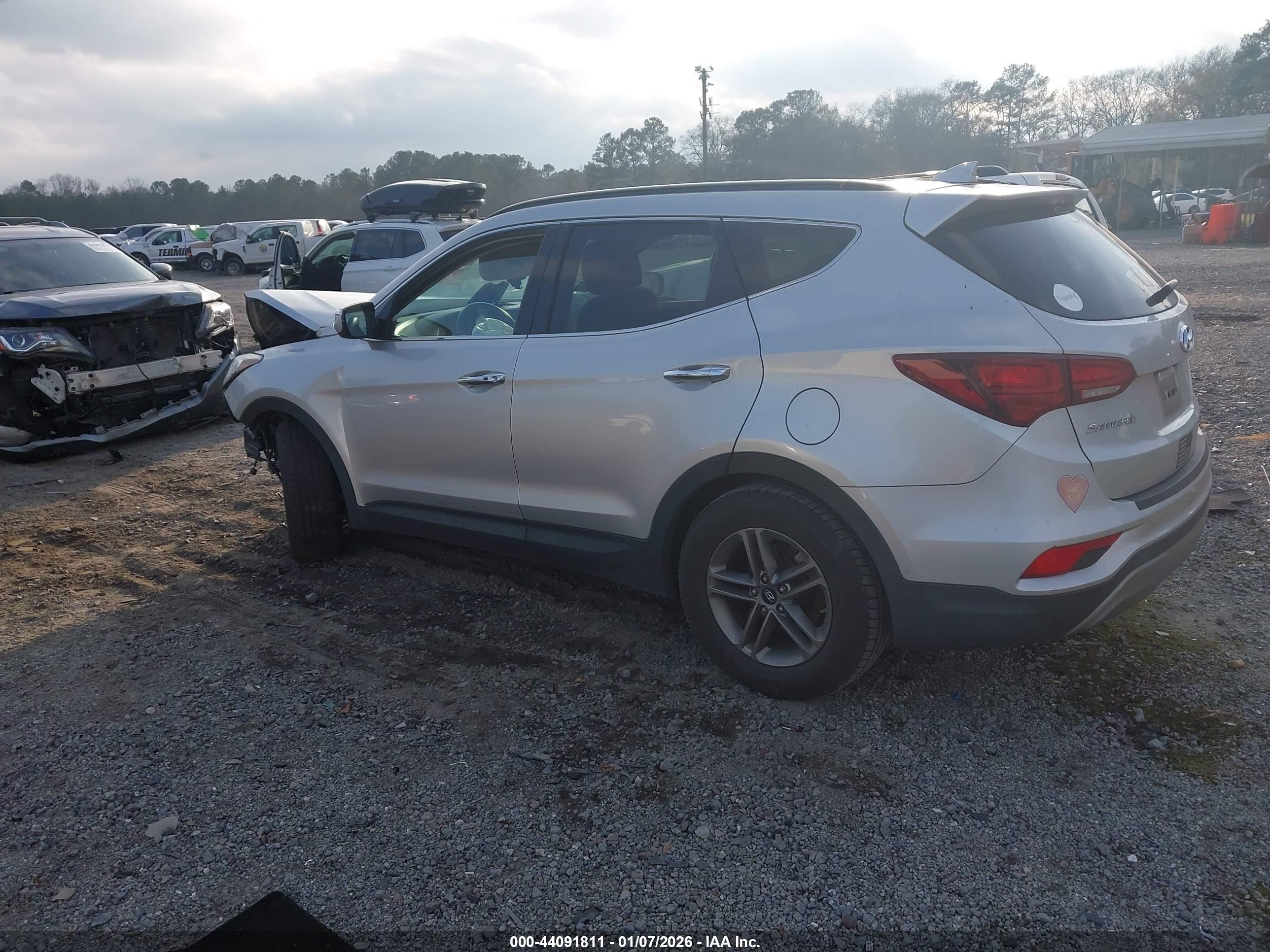 HYUNDAI SANTA image 3