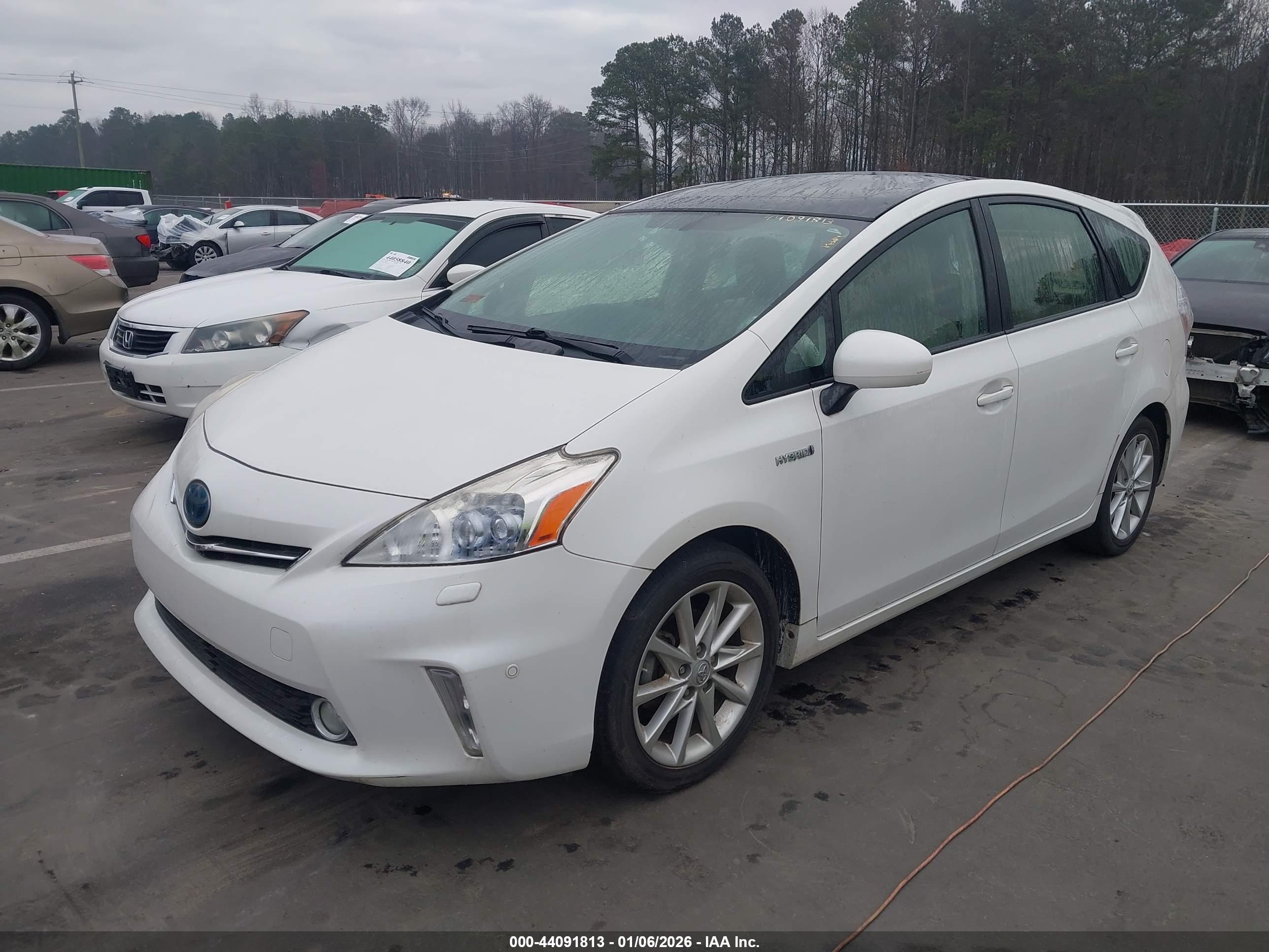 TOYOTA PRIUS image 2