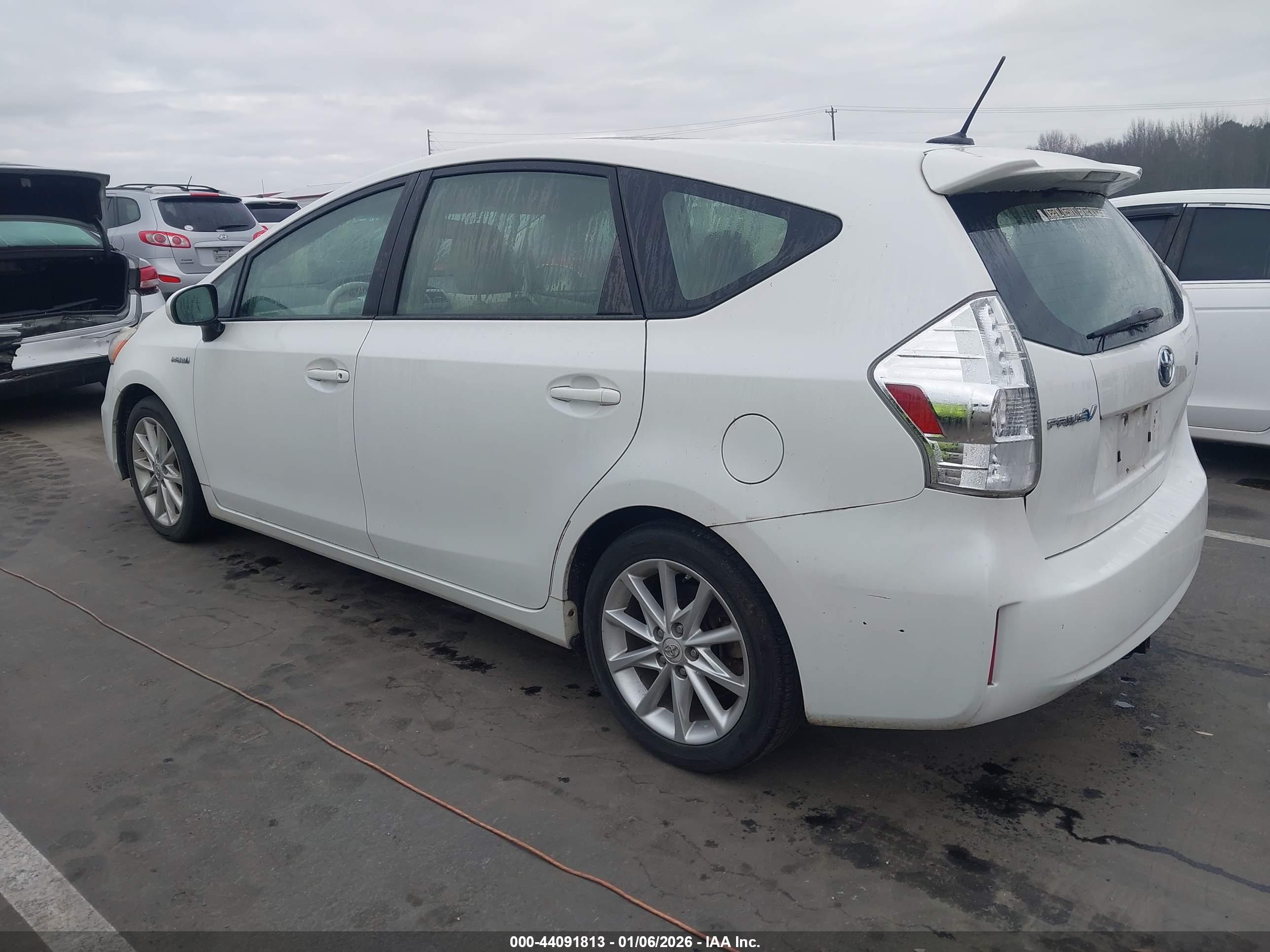 TOYOTA PRIUS image 3
