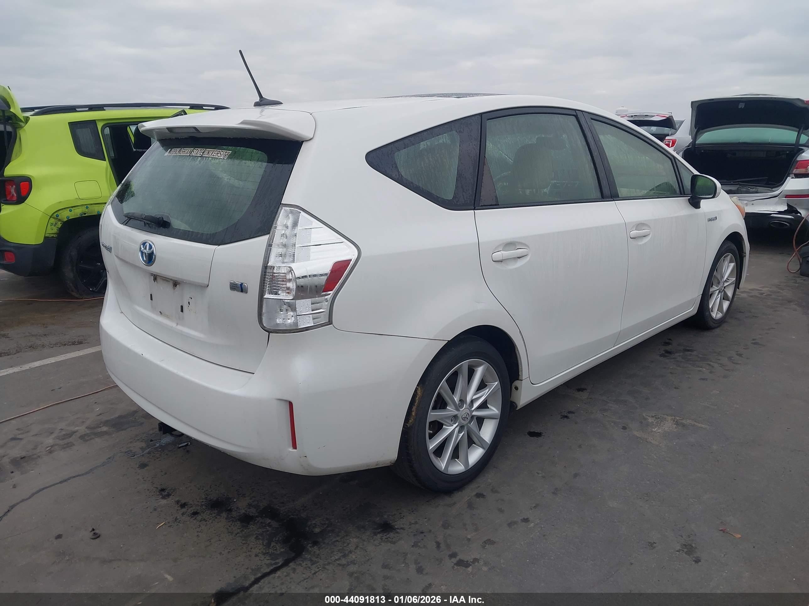 TOYOTA PRIUS image 4