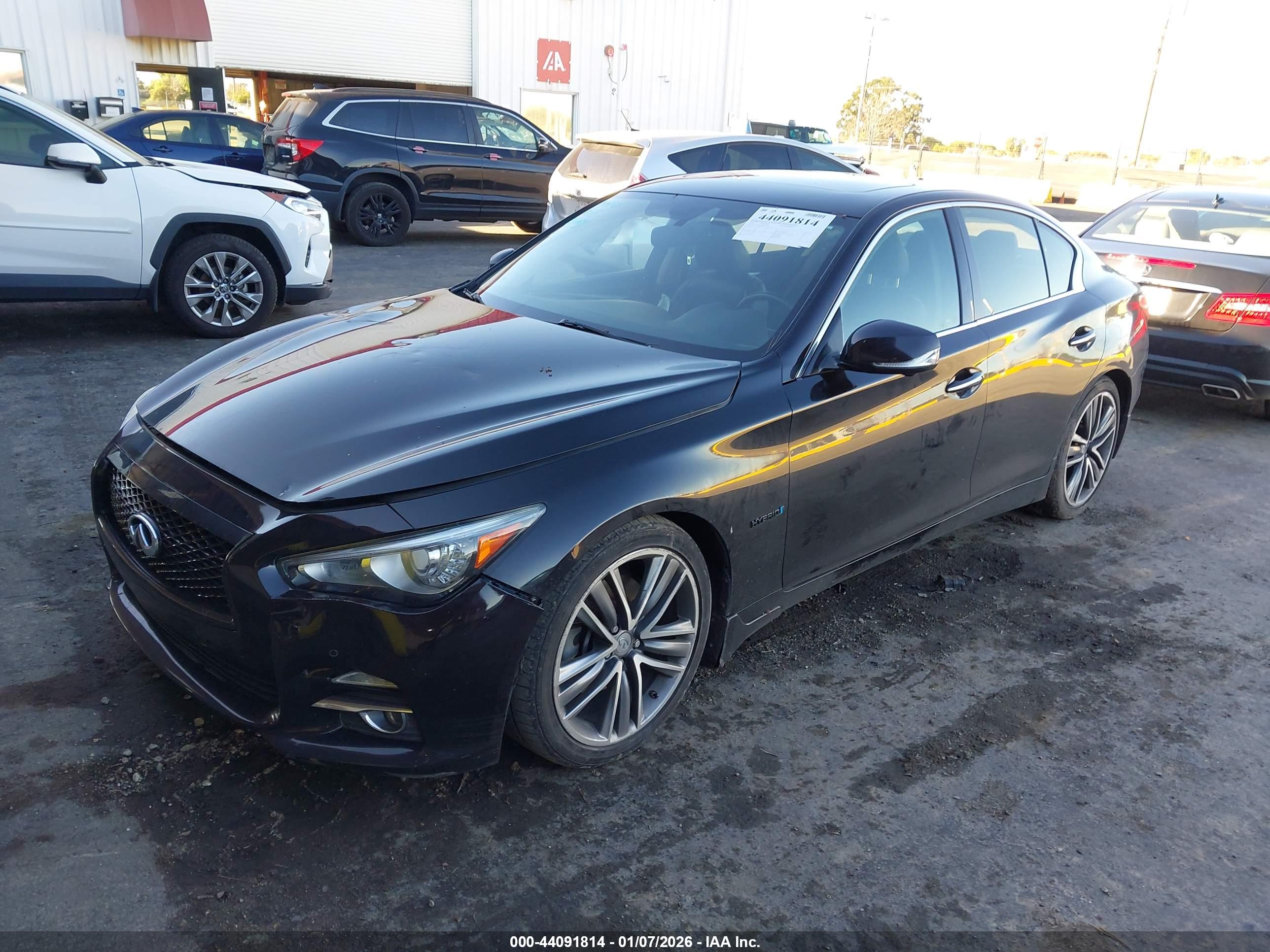 INFINITI Q50 image 2