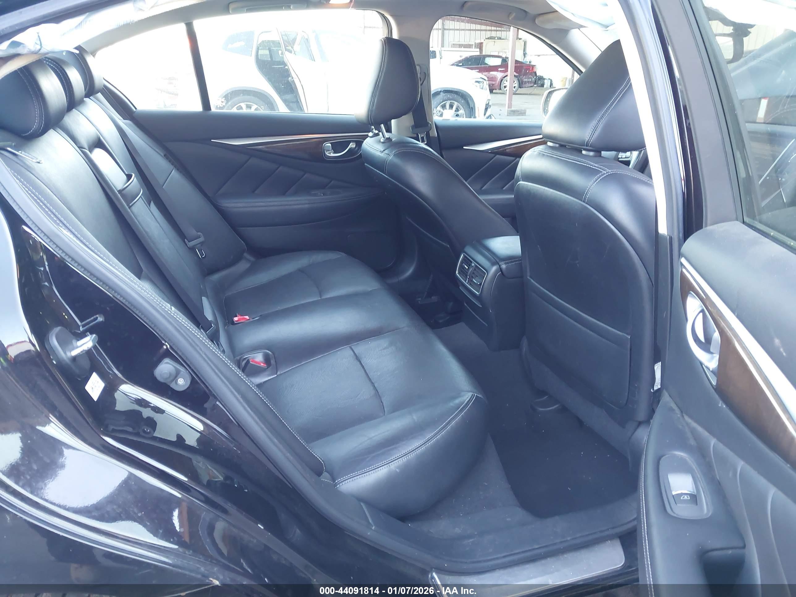 INFINITI Q50 image 8