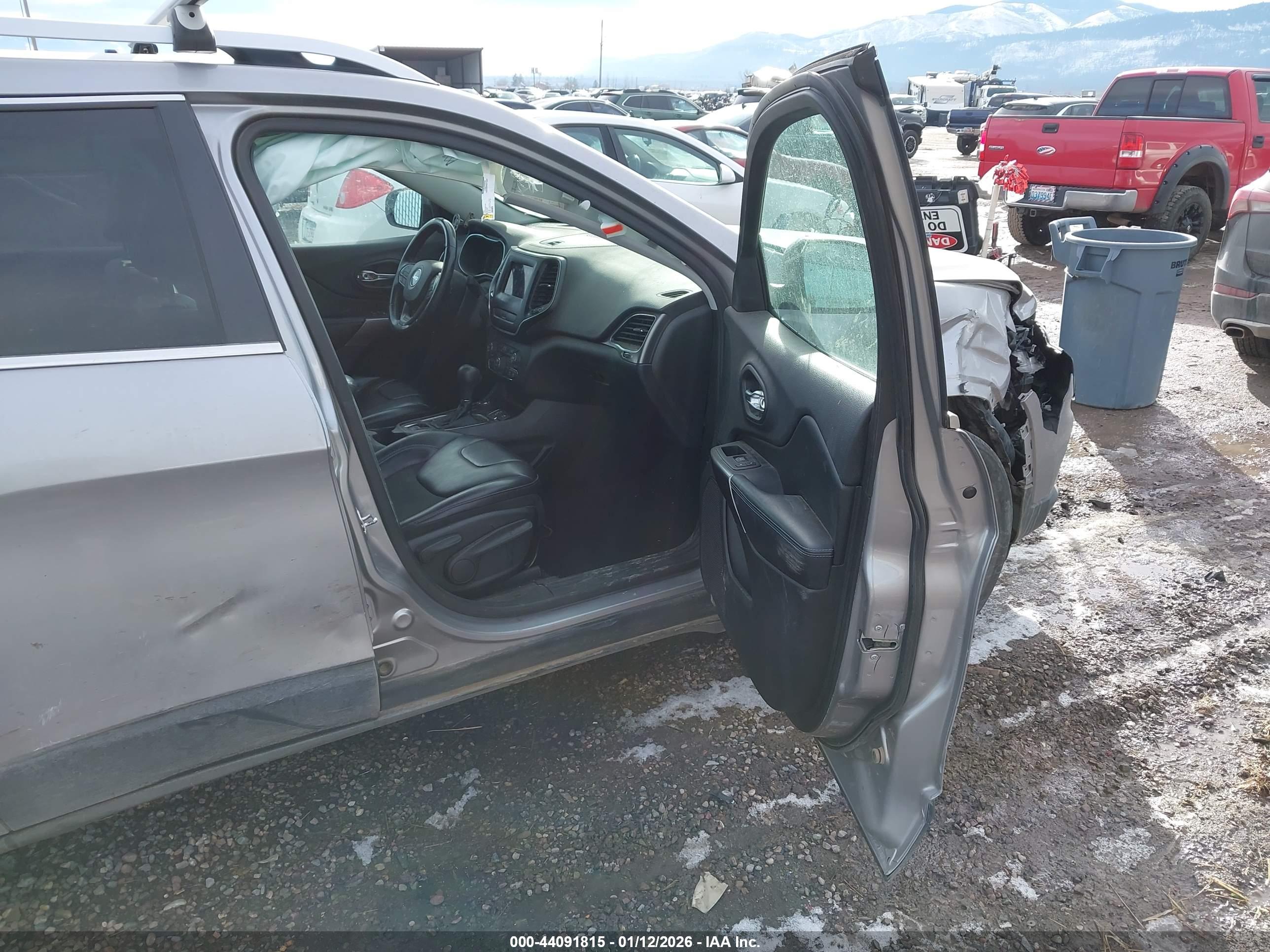 JEEP CHEROKEE image 5