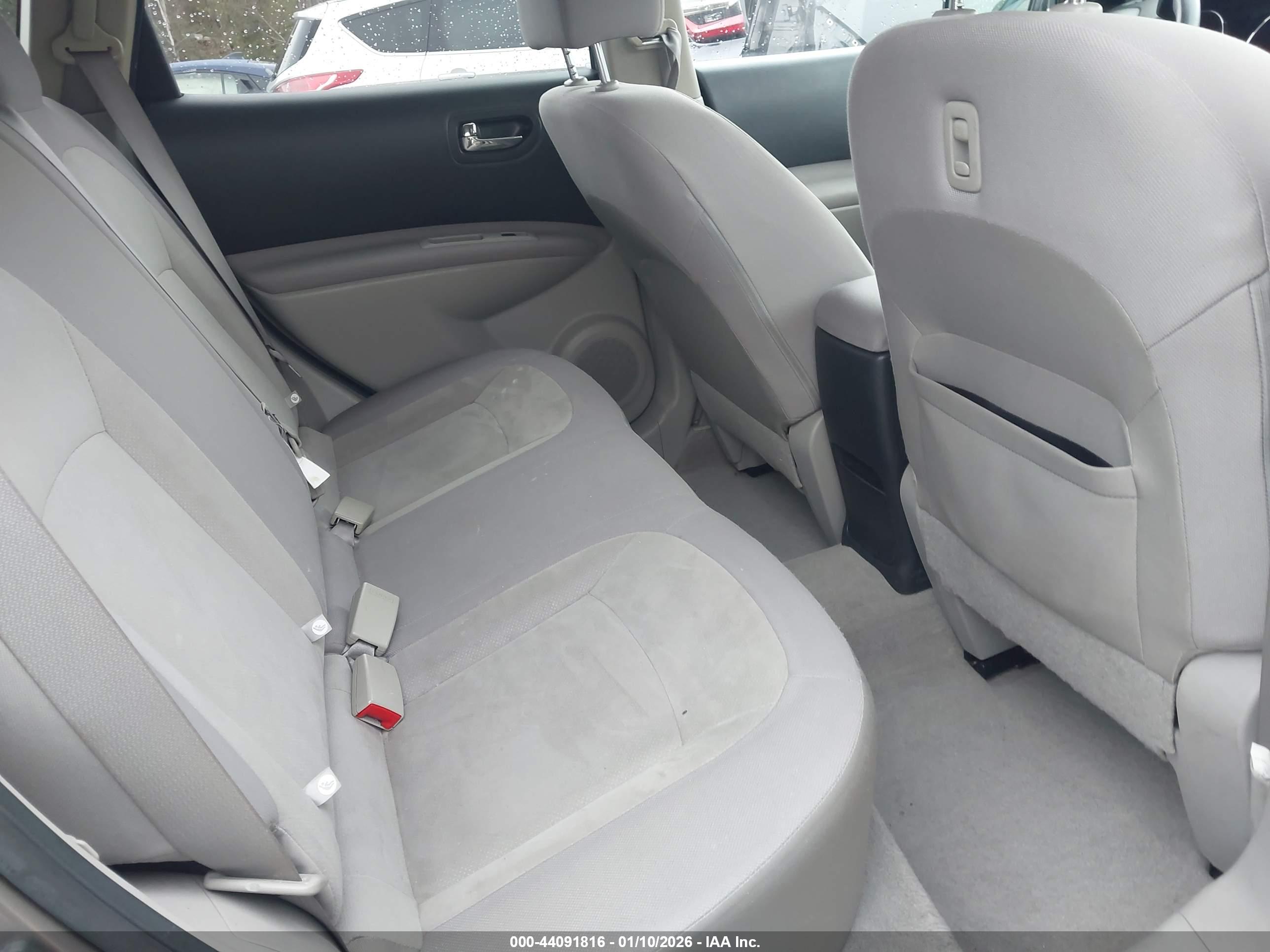 NISSAN ROGUE image 8