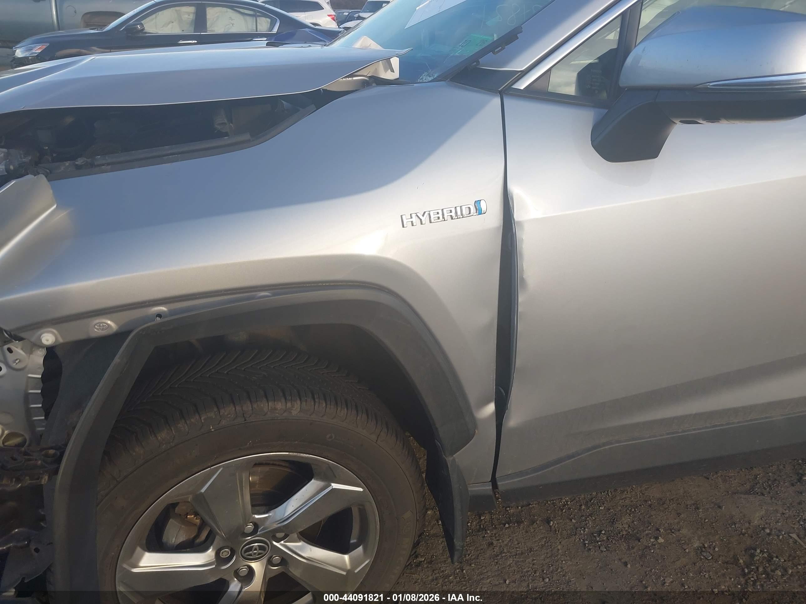 TOYOTA RAV4 image 6