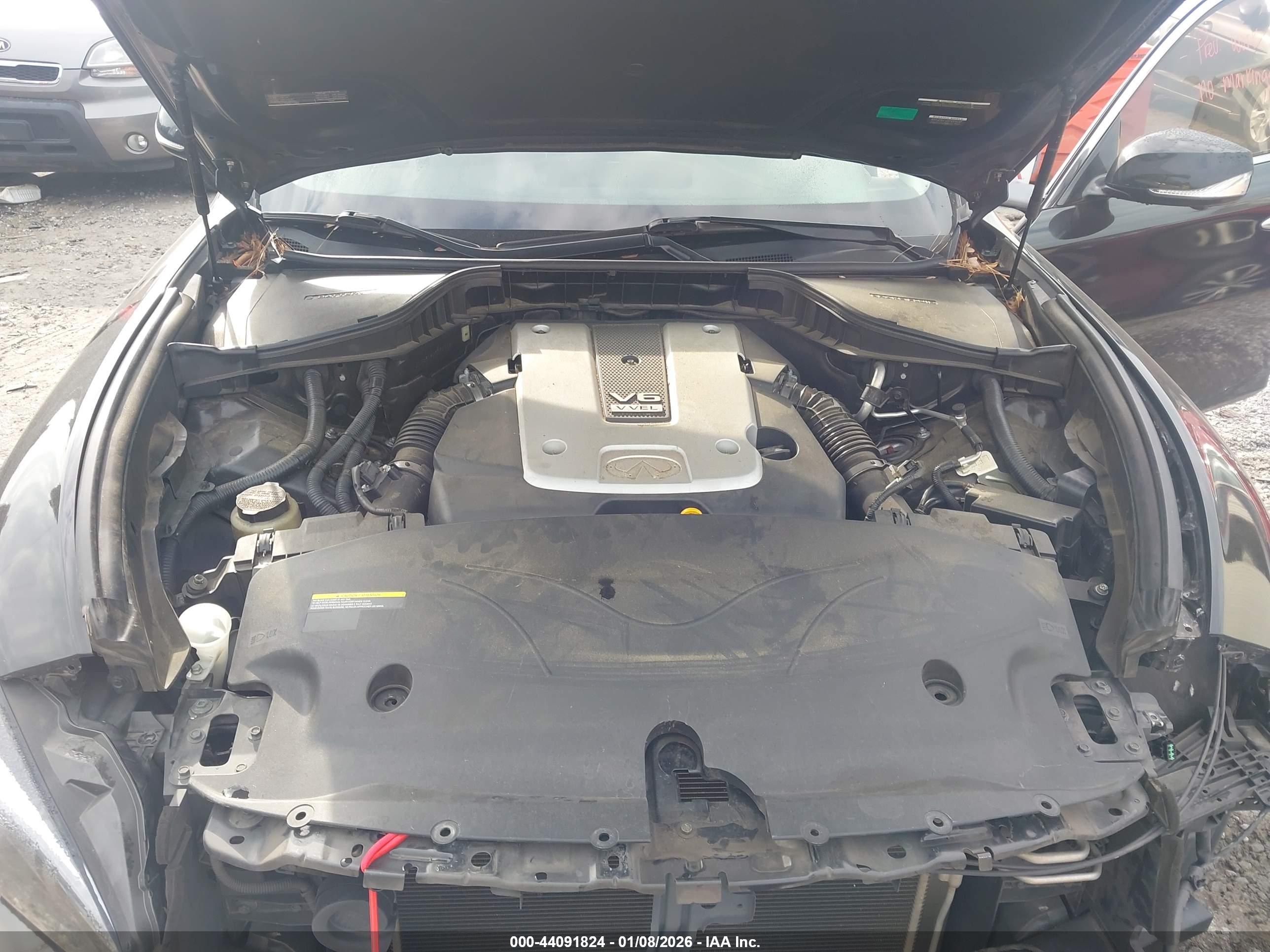 INFINITI Q70 image 10