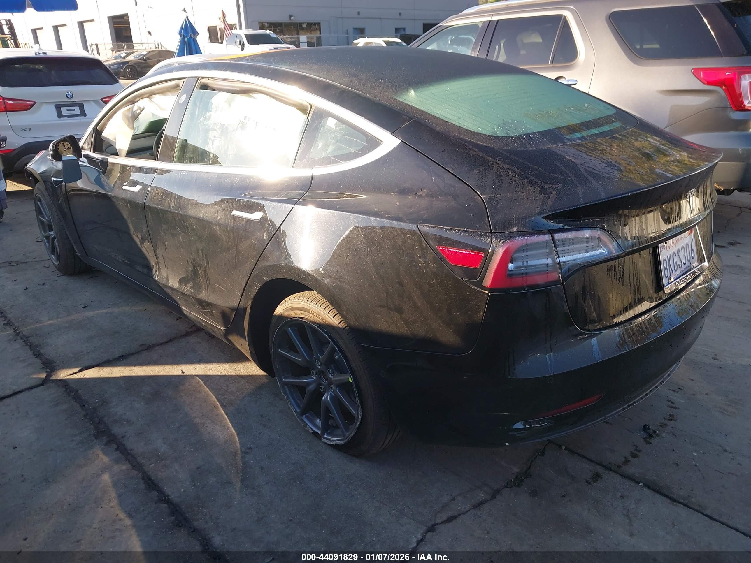 TESLA MODEL image 3