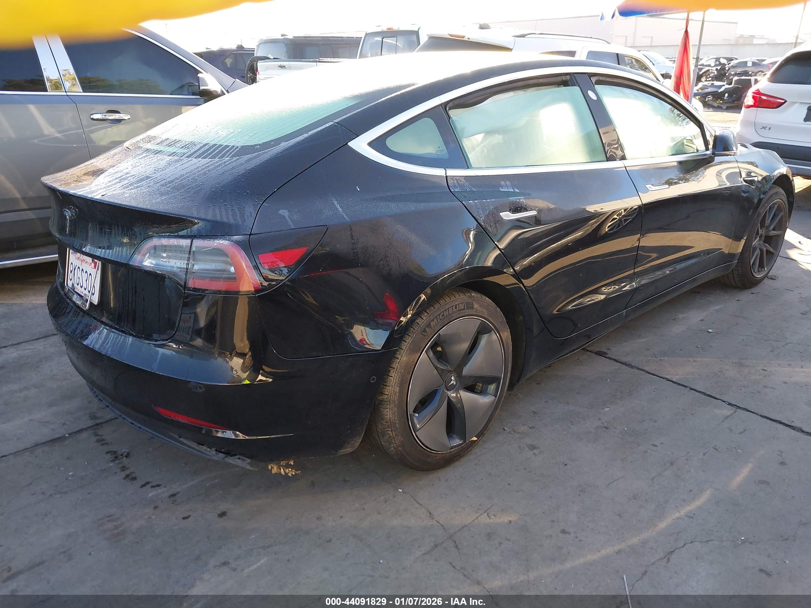 TESLA MODEL image 4