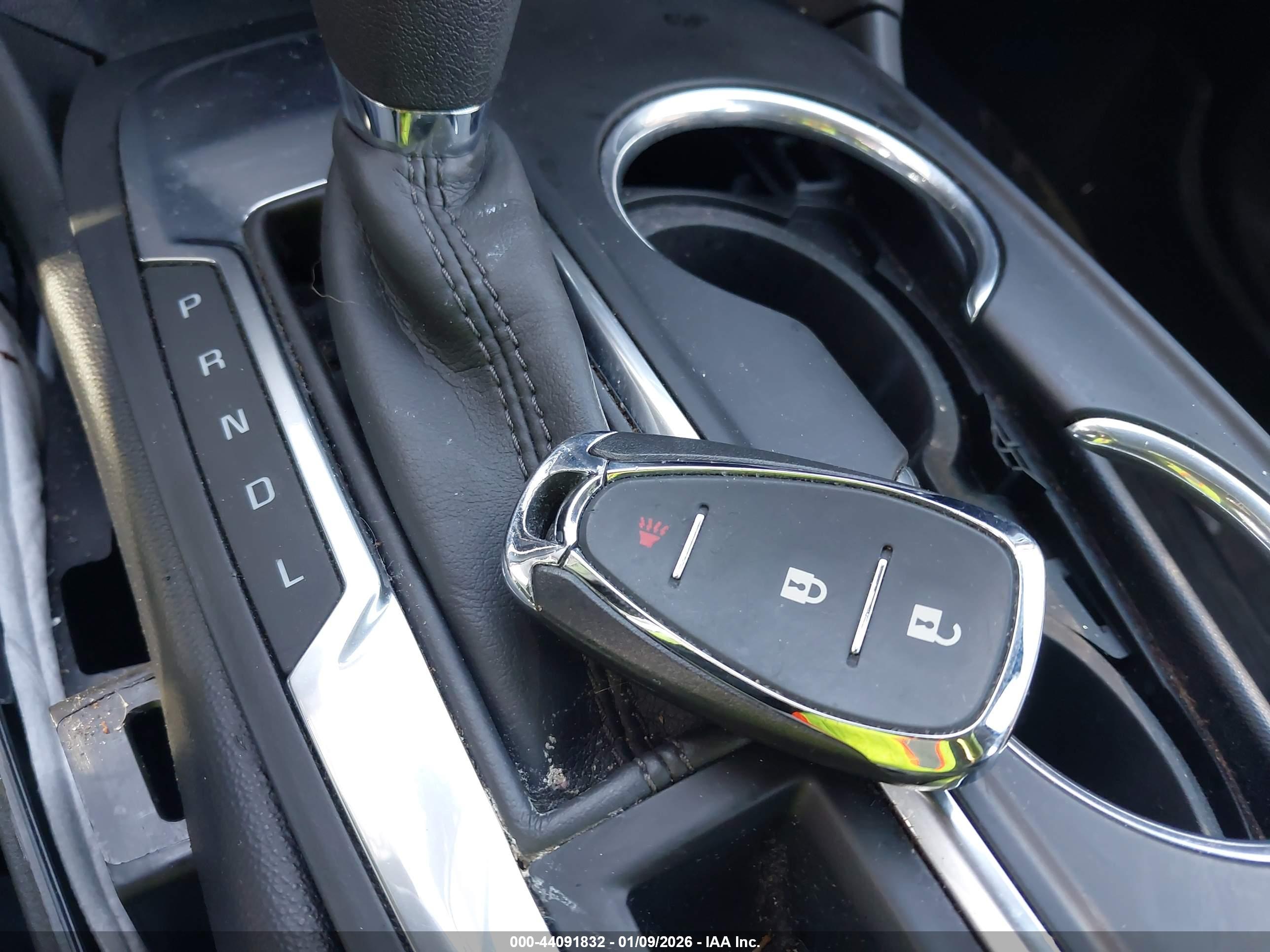 CHEVROLET EQUINOX image 11