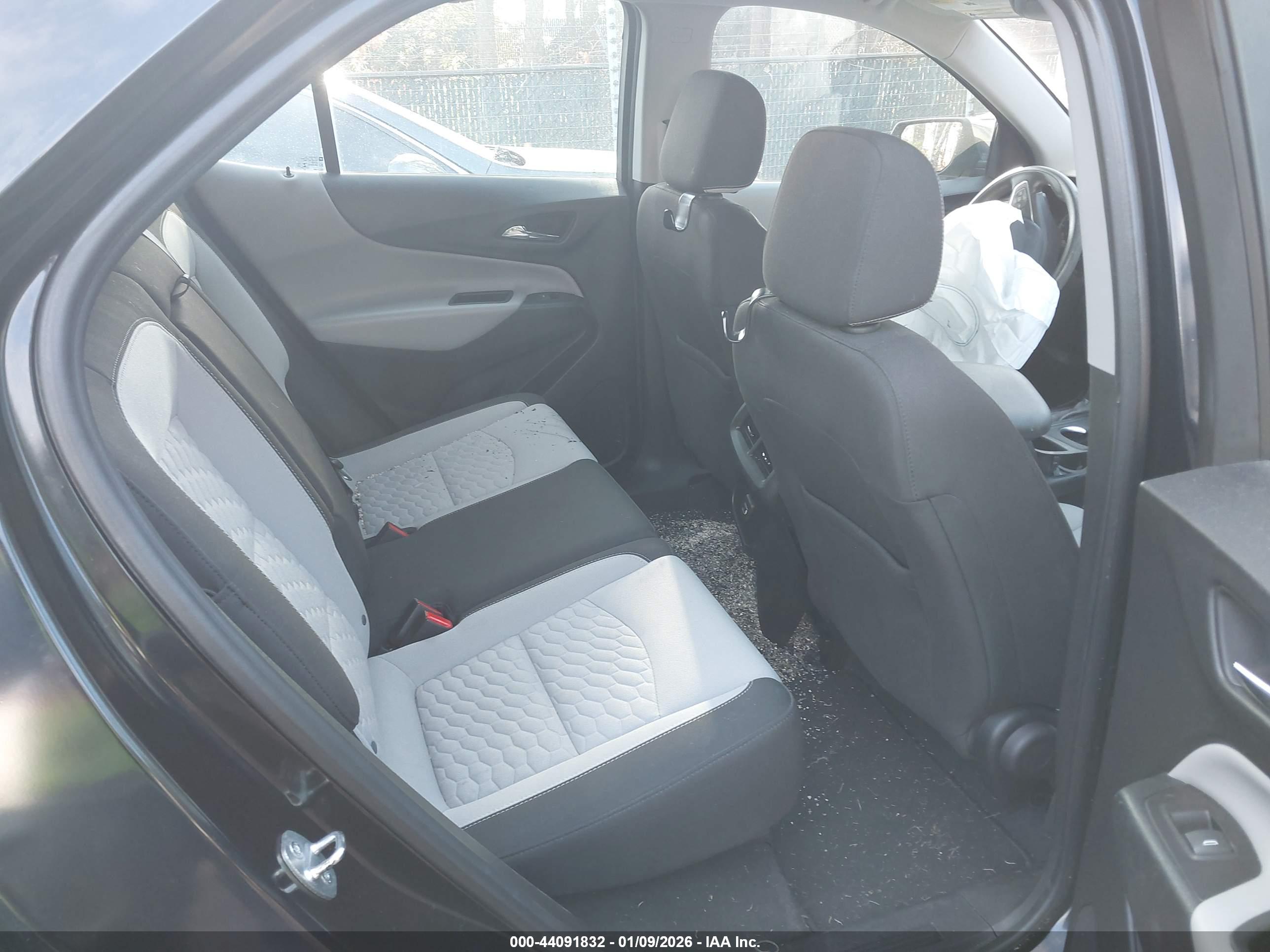 CHEVROLET EQUINOX image 8