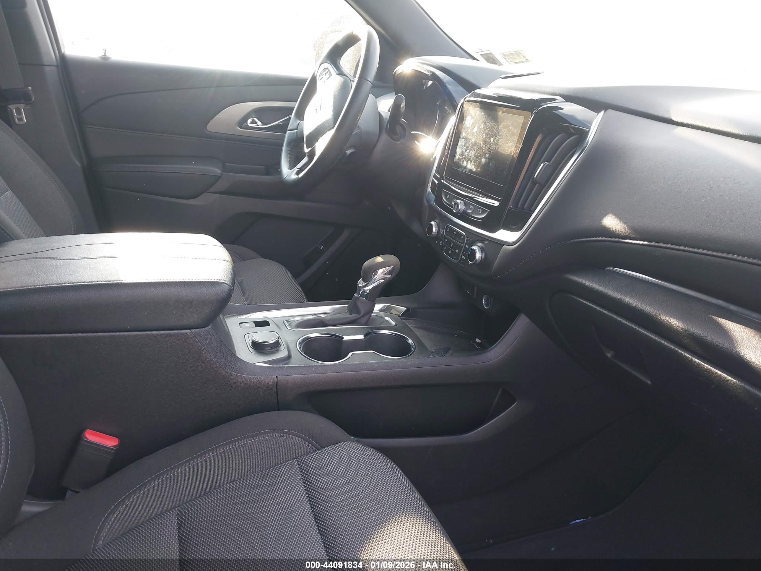 CHEVROLET TRAVERSE image 5