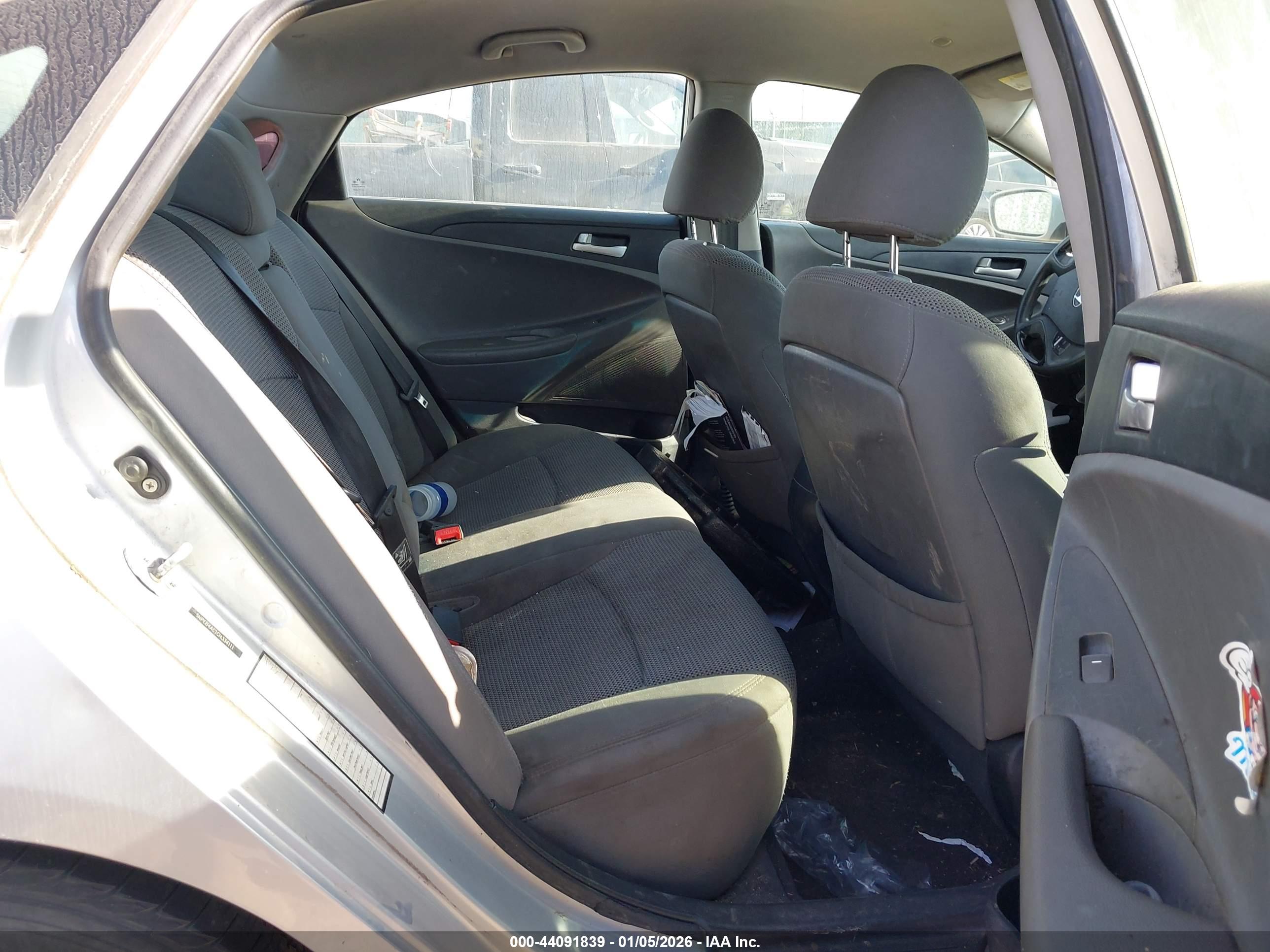 HYUNDAI SONATA image 8
