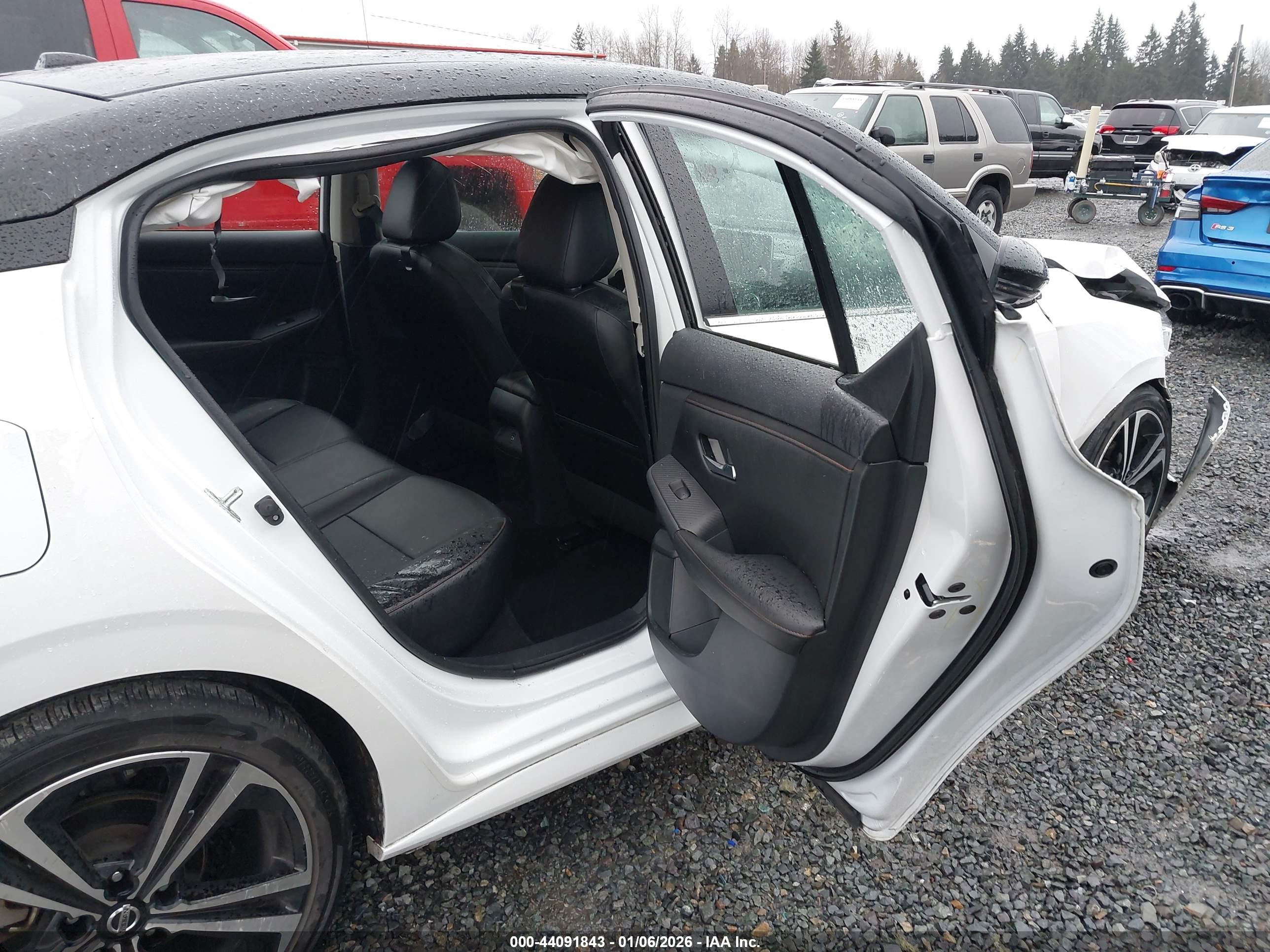 NISSAN SENTRA image 8