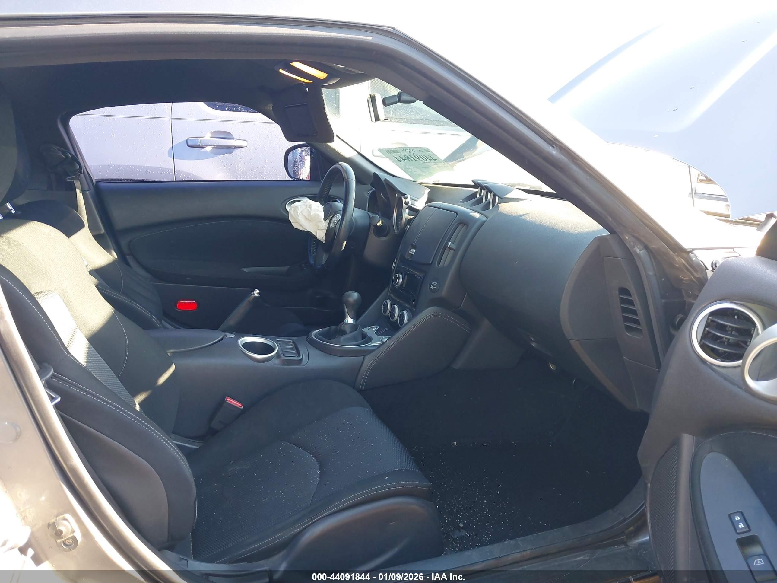 NISSAN 370Z image 5