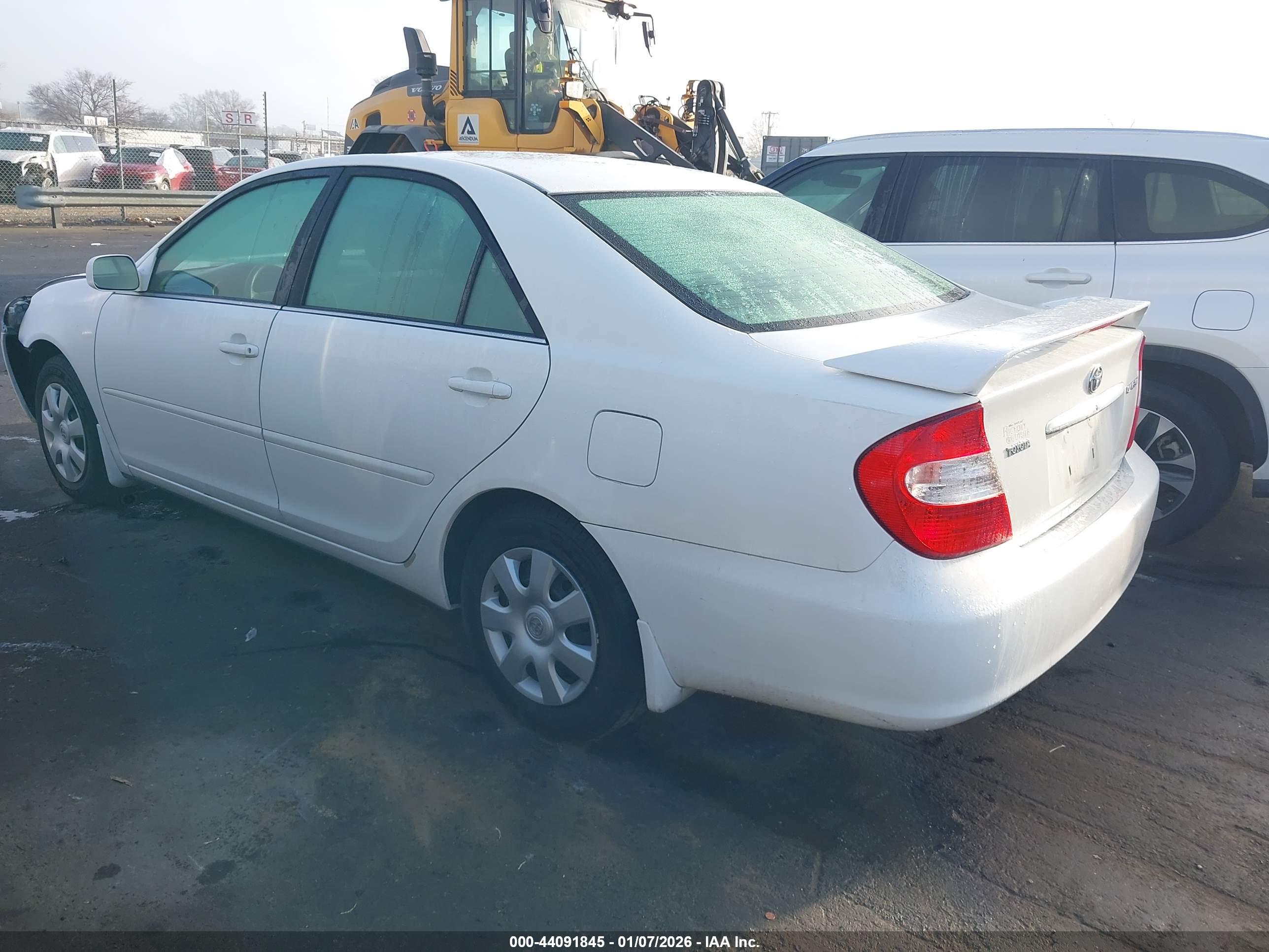TOYOTA CAMRY image 3