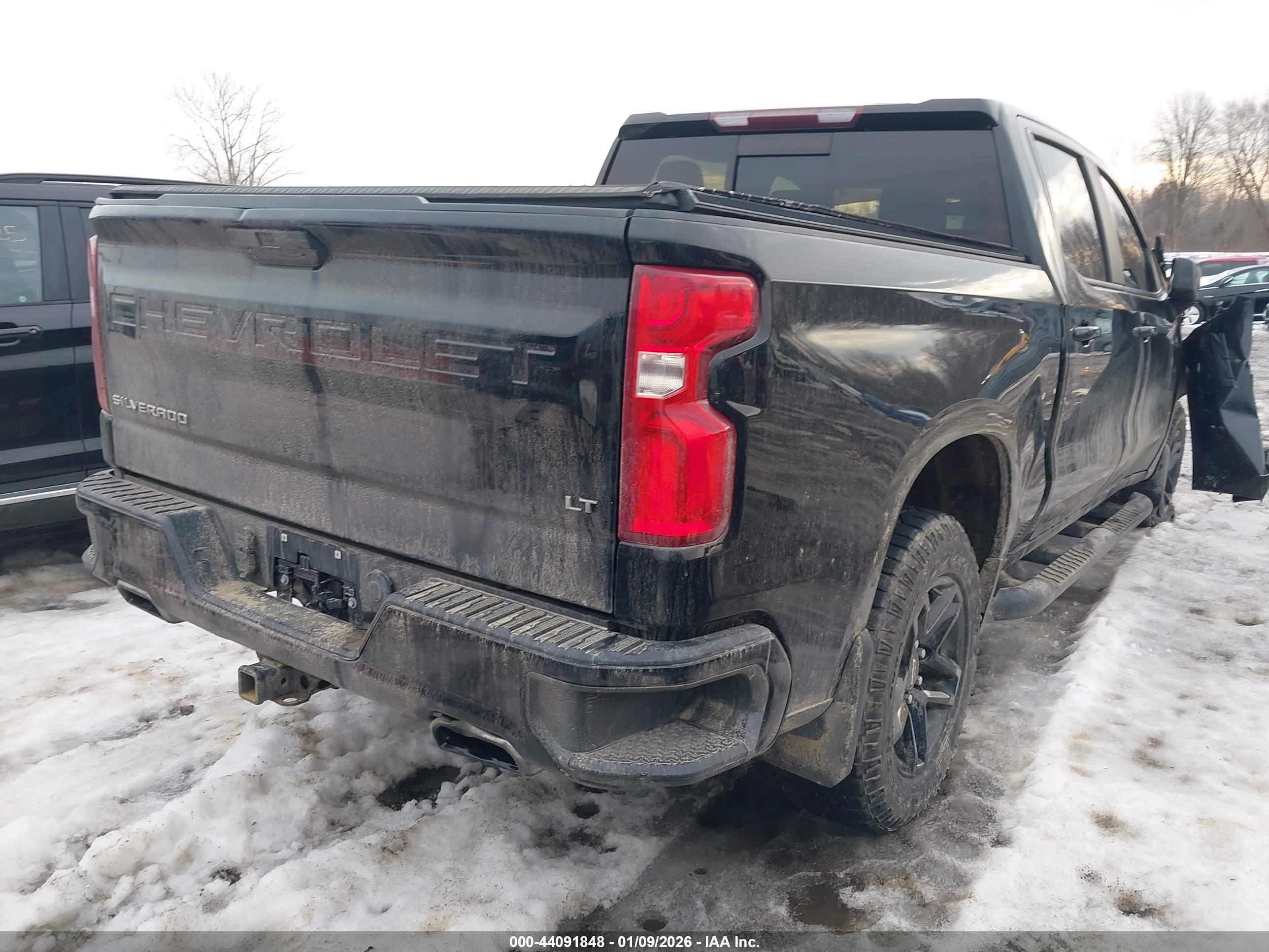 CHEVROLET SILVERADO image 4