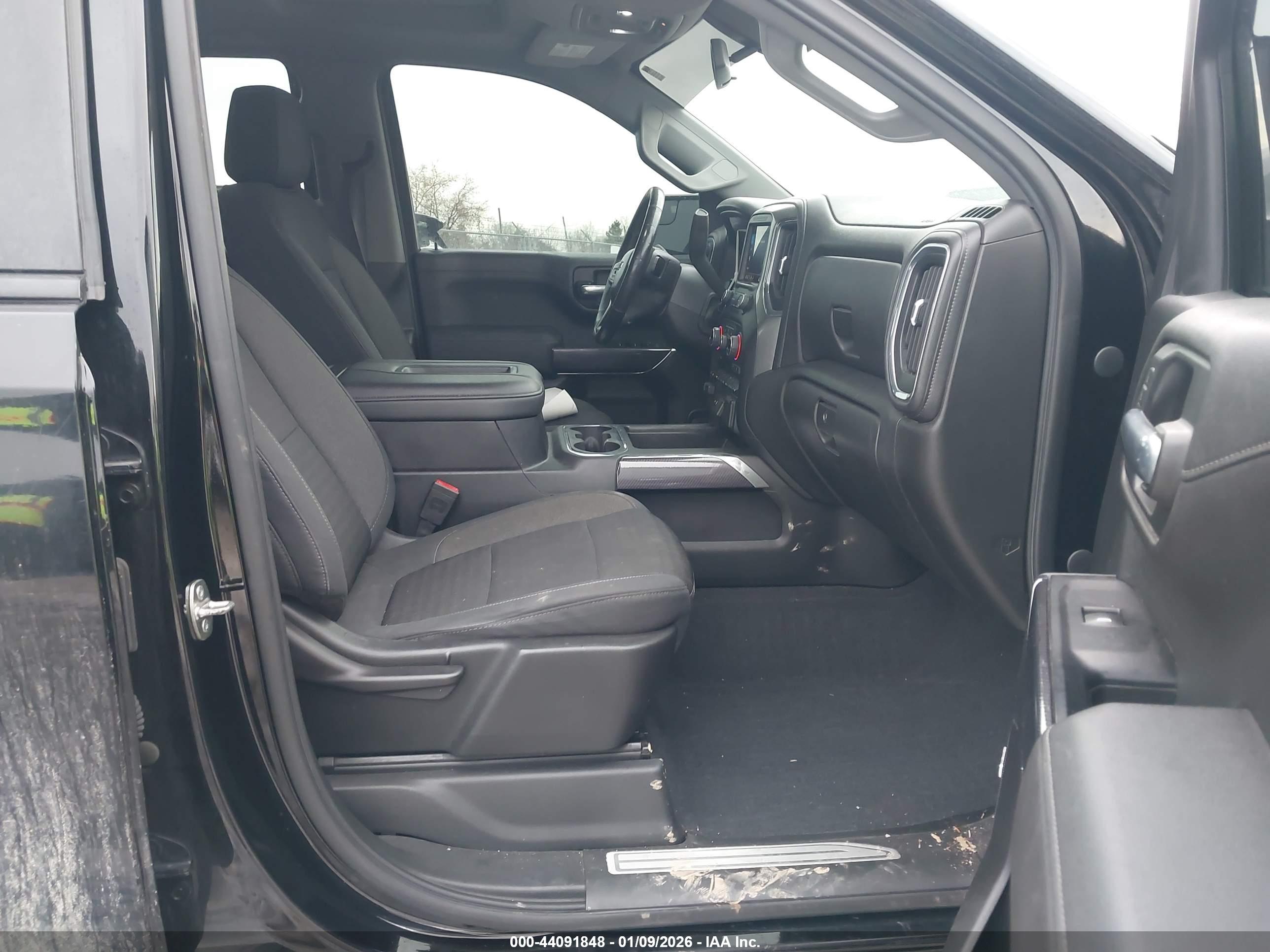 CHEVROLET SILVERADO image 5