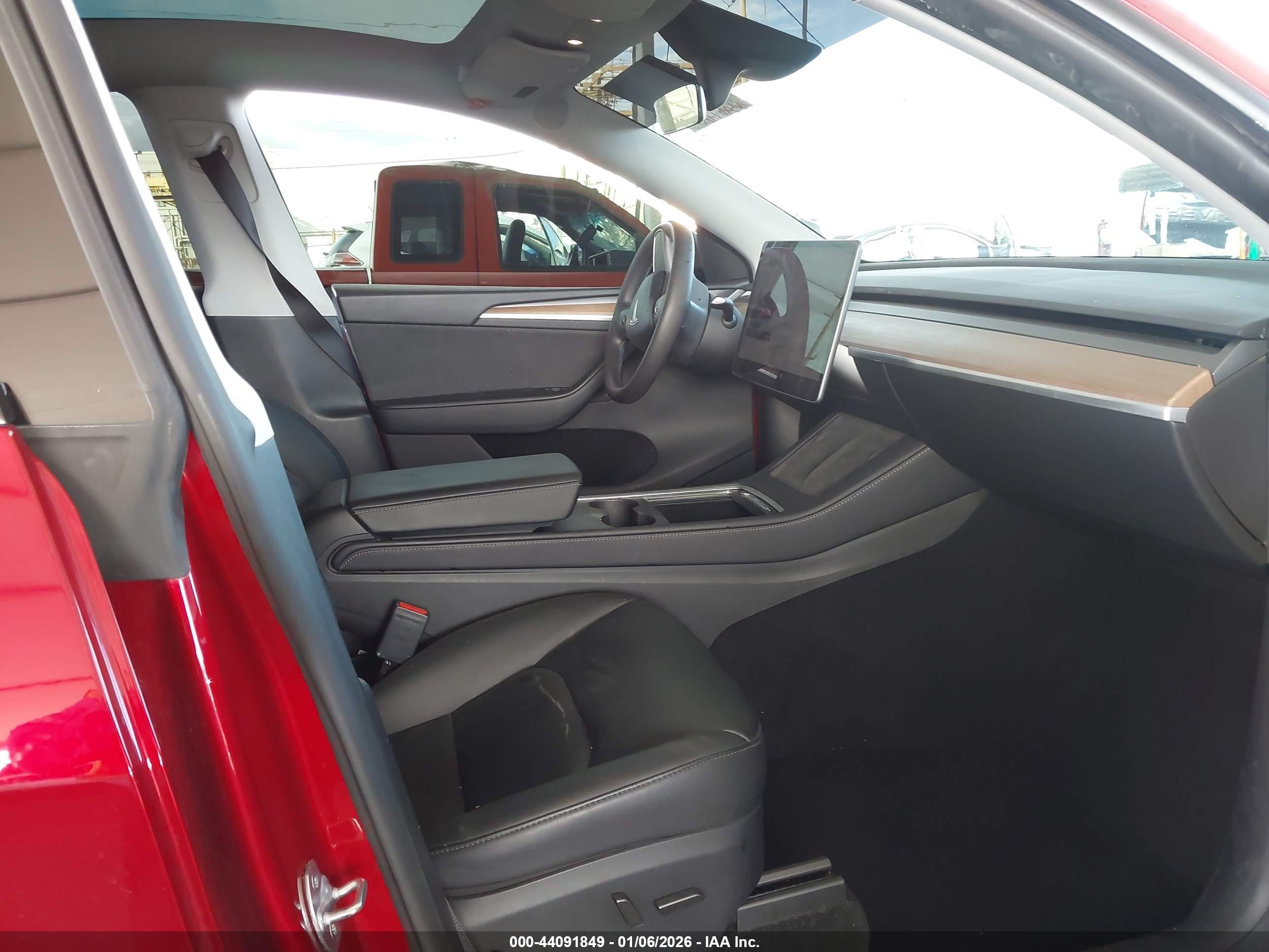 TESLA MODEL image 5