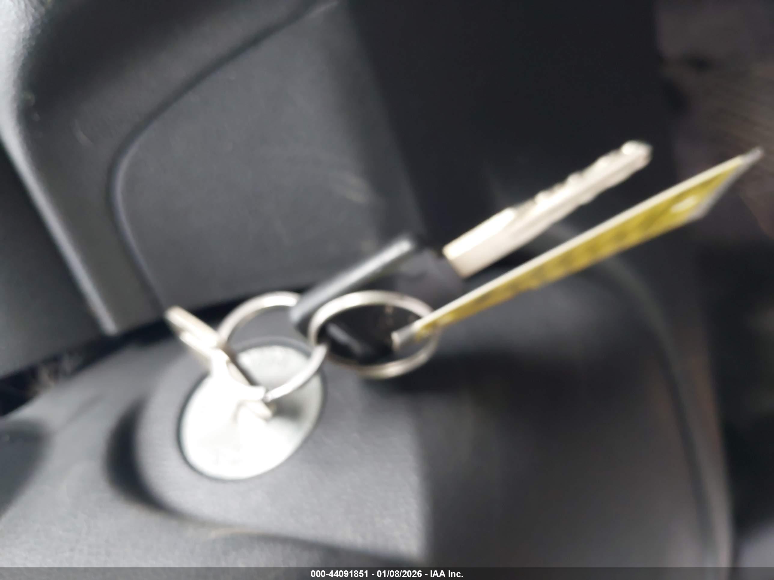 NISSAN VERSA image 11