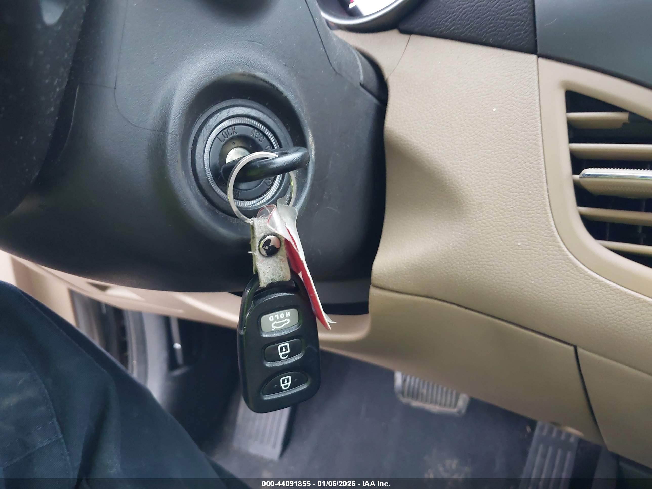 HYUNDAI ELANTRA image 11
