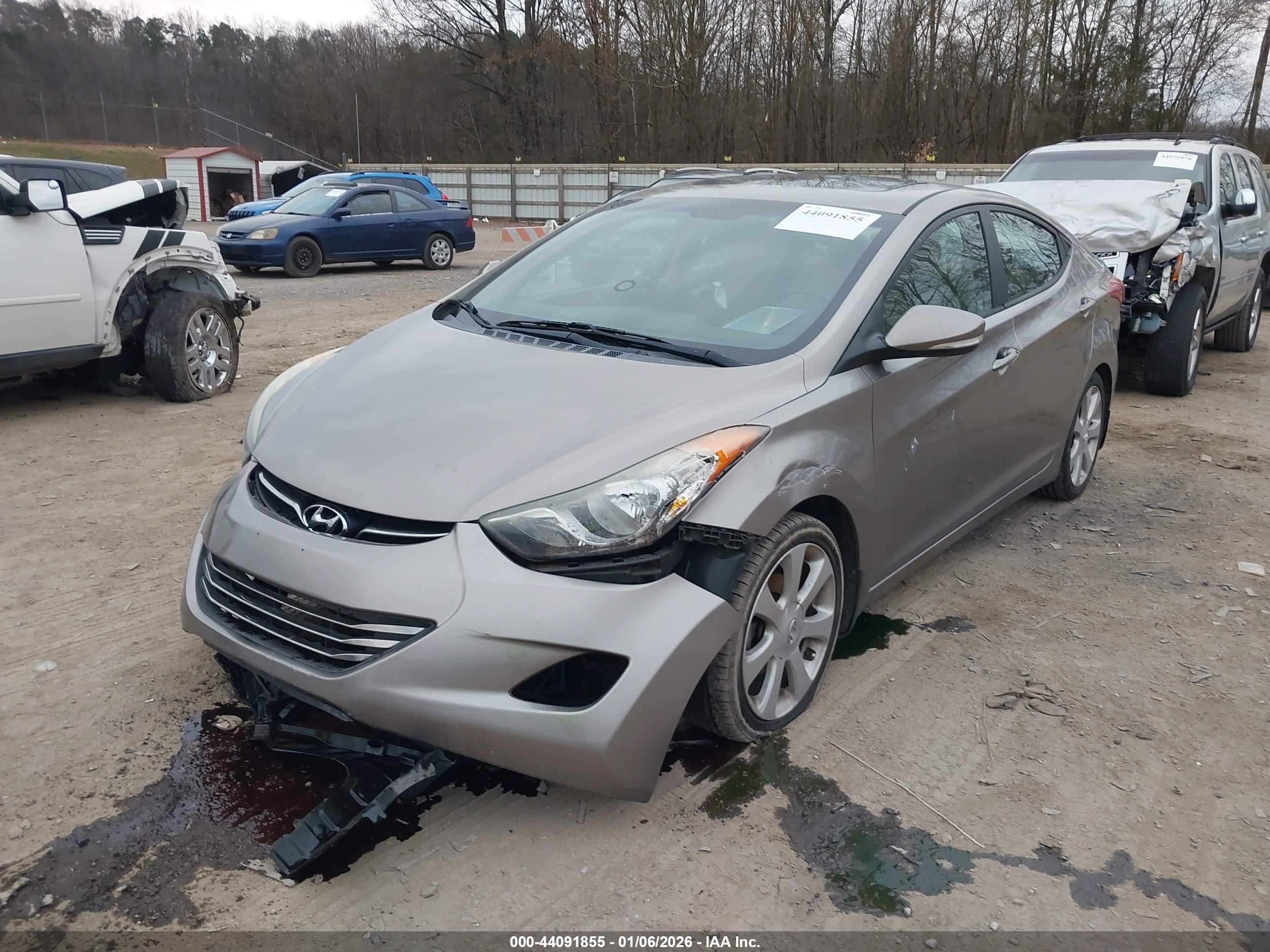 HYUNDAI ELANTRA image 6