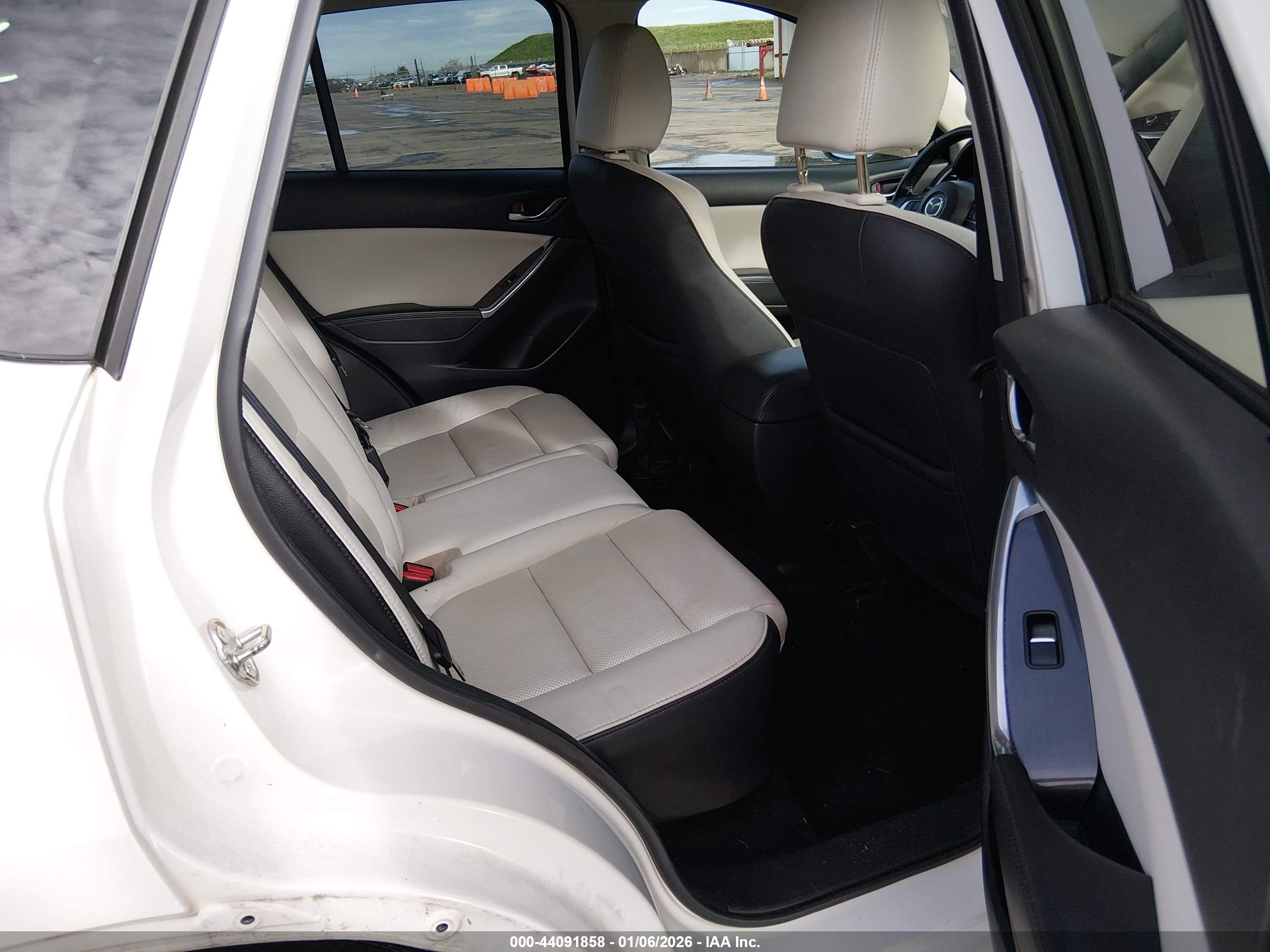 MAZDA CX-5 image 8
