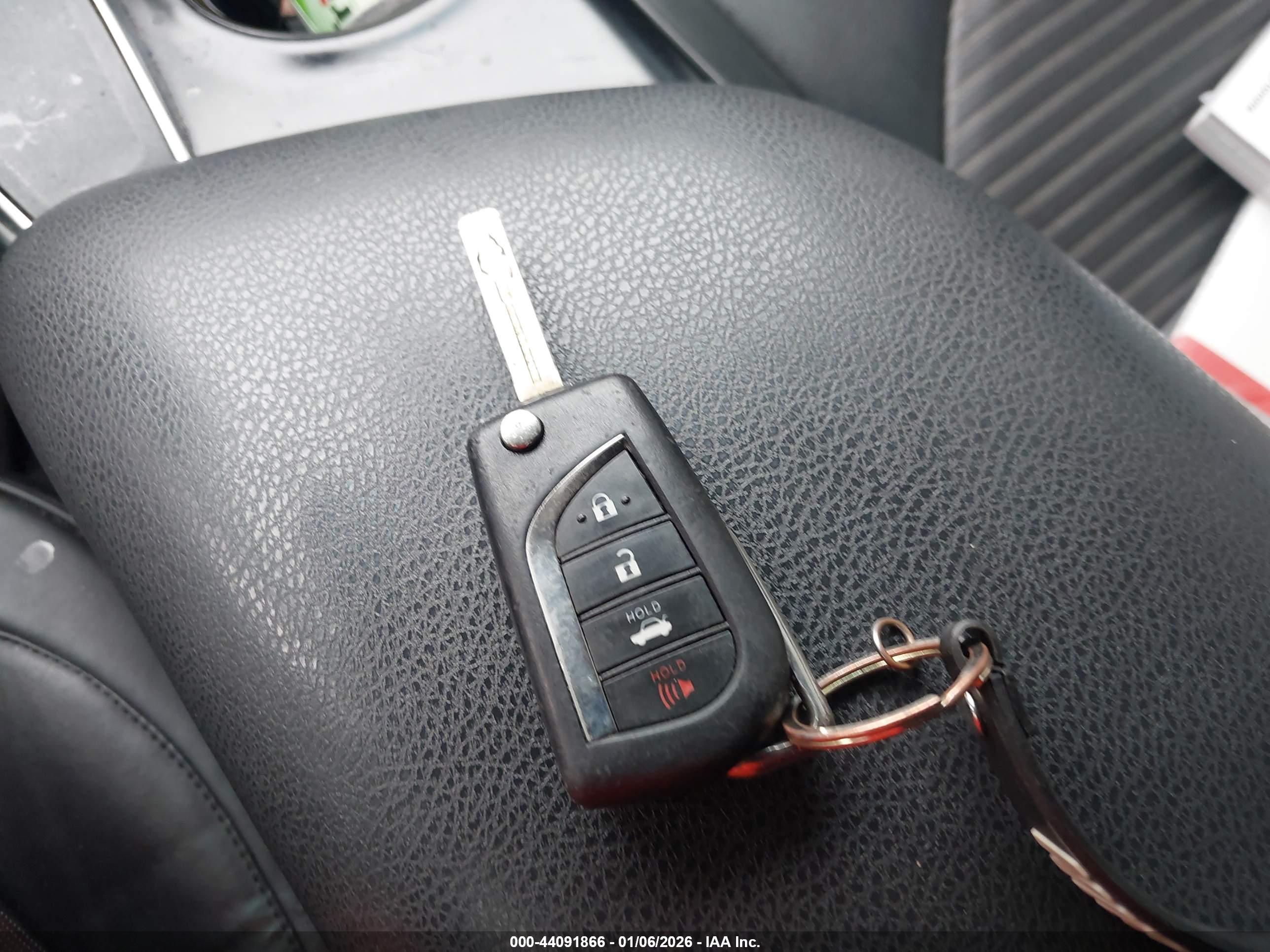 TOYOTA CAMRY image 11
