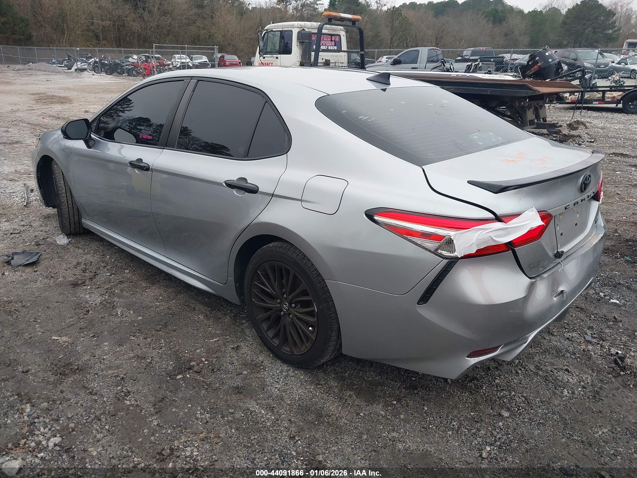 TOYOTA CAMRY image 3