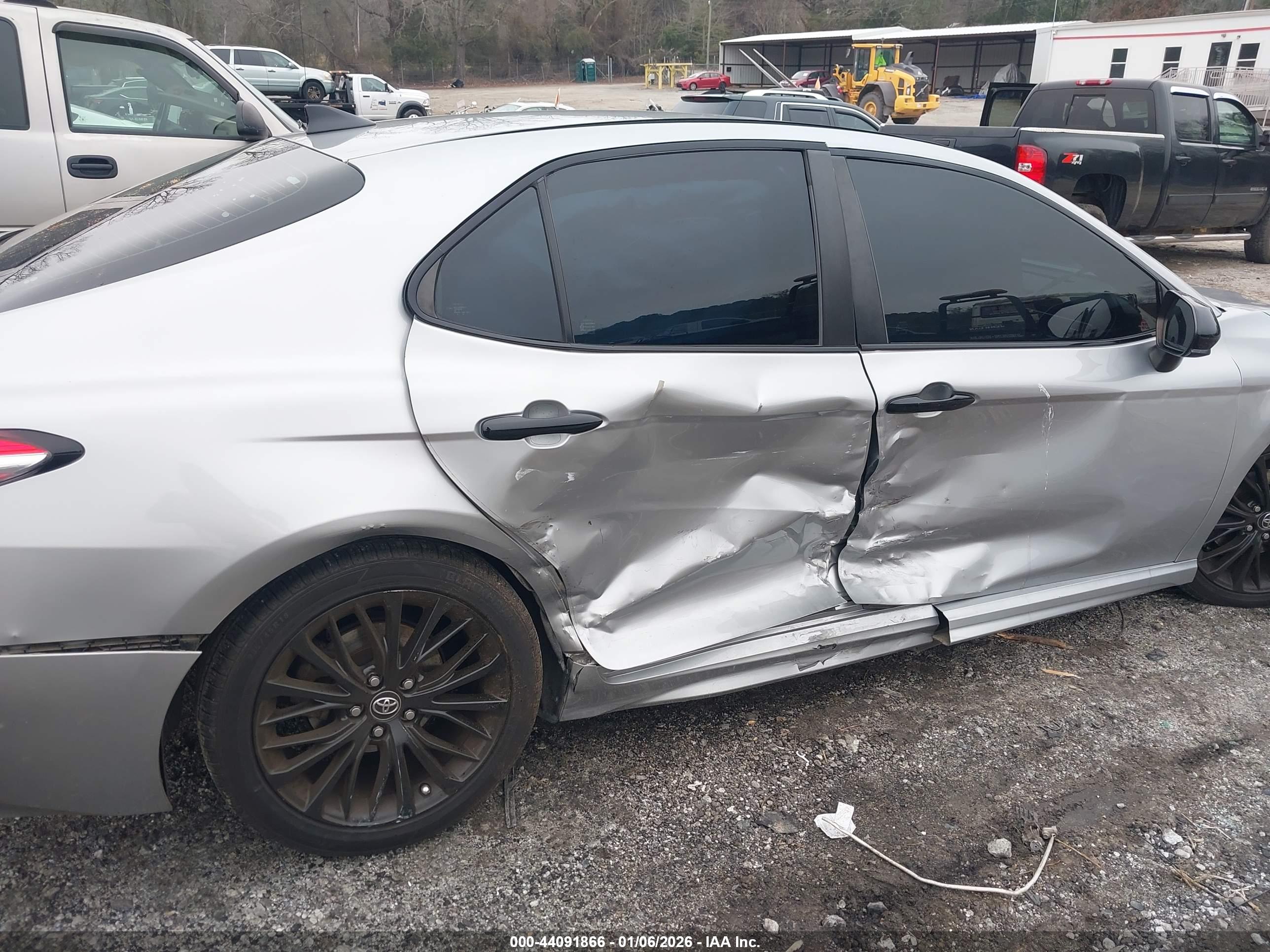 TOYOTA CAMRY image 6