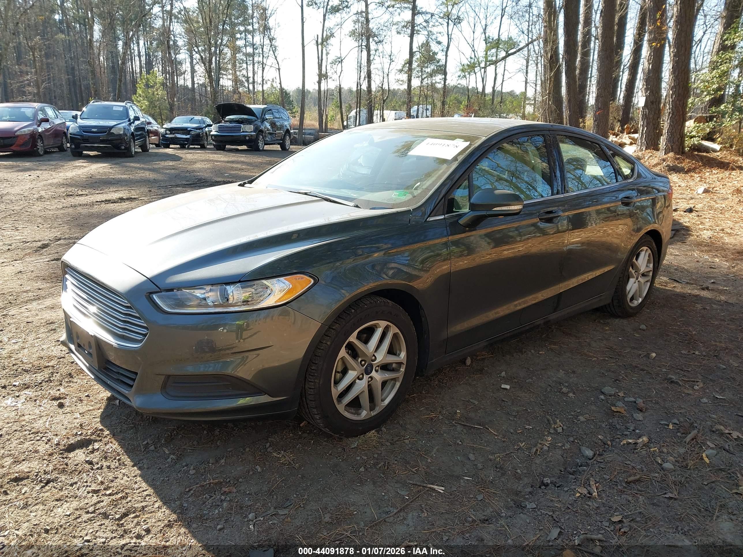 FORD FUSION image 2