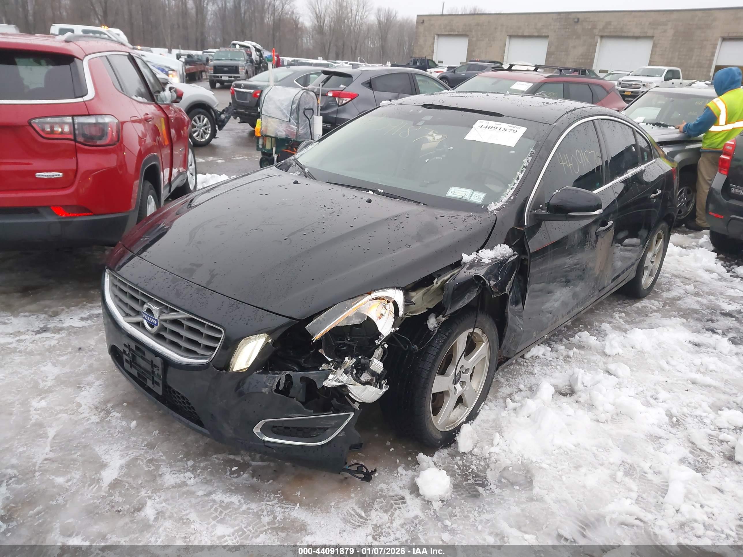 VOLVO S60 image 2