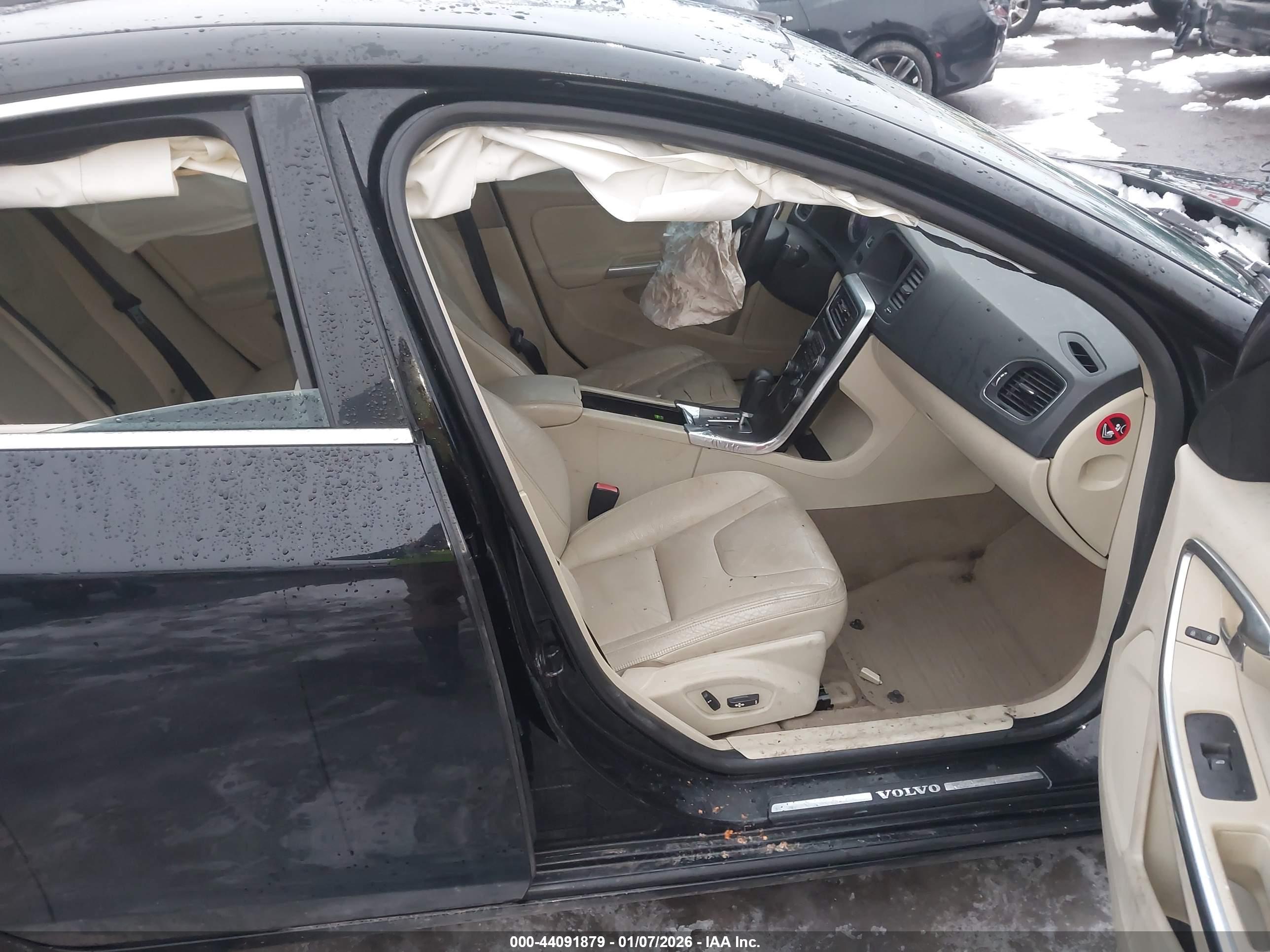 VOLVO S60 image 5