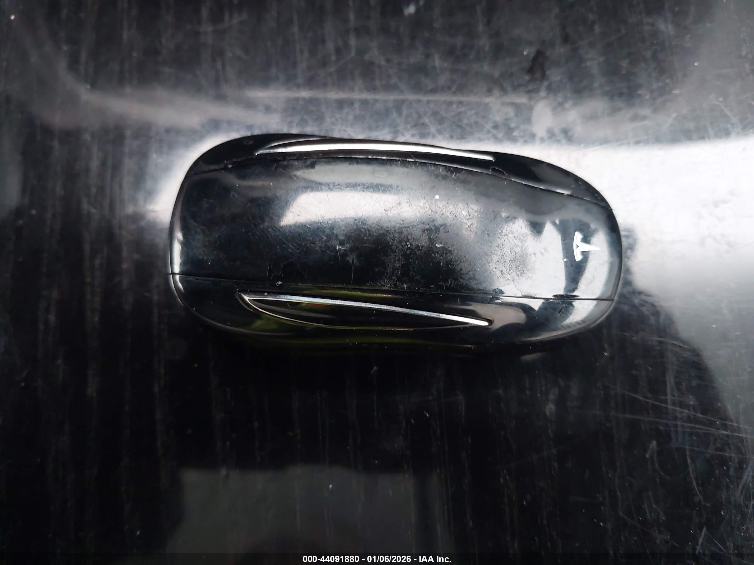 TESLA MODEL image 11