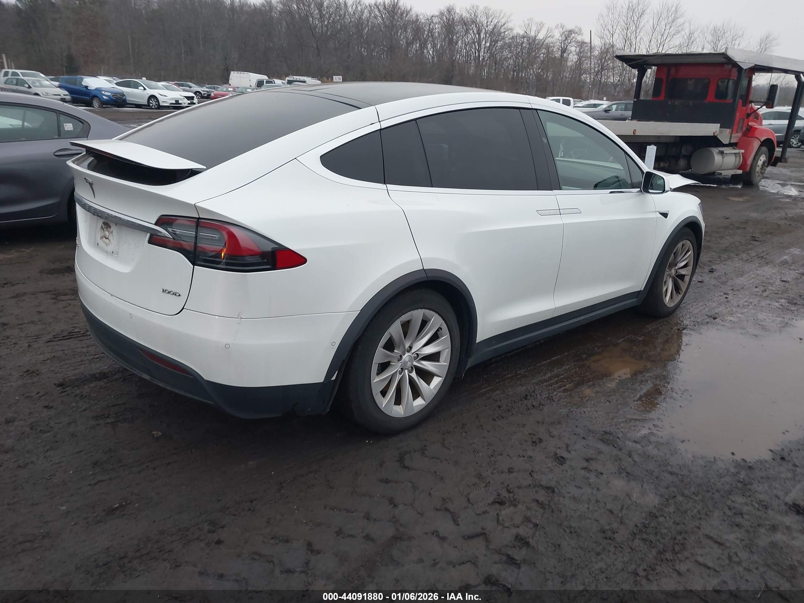 TESLA MODEL image 4