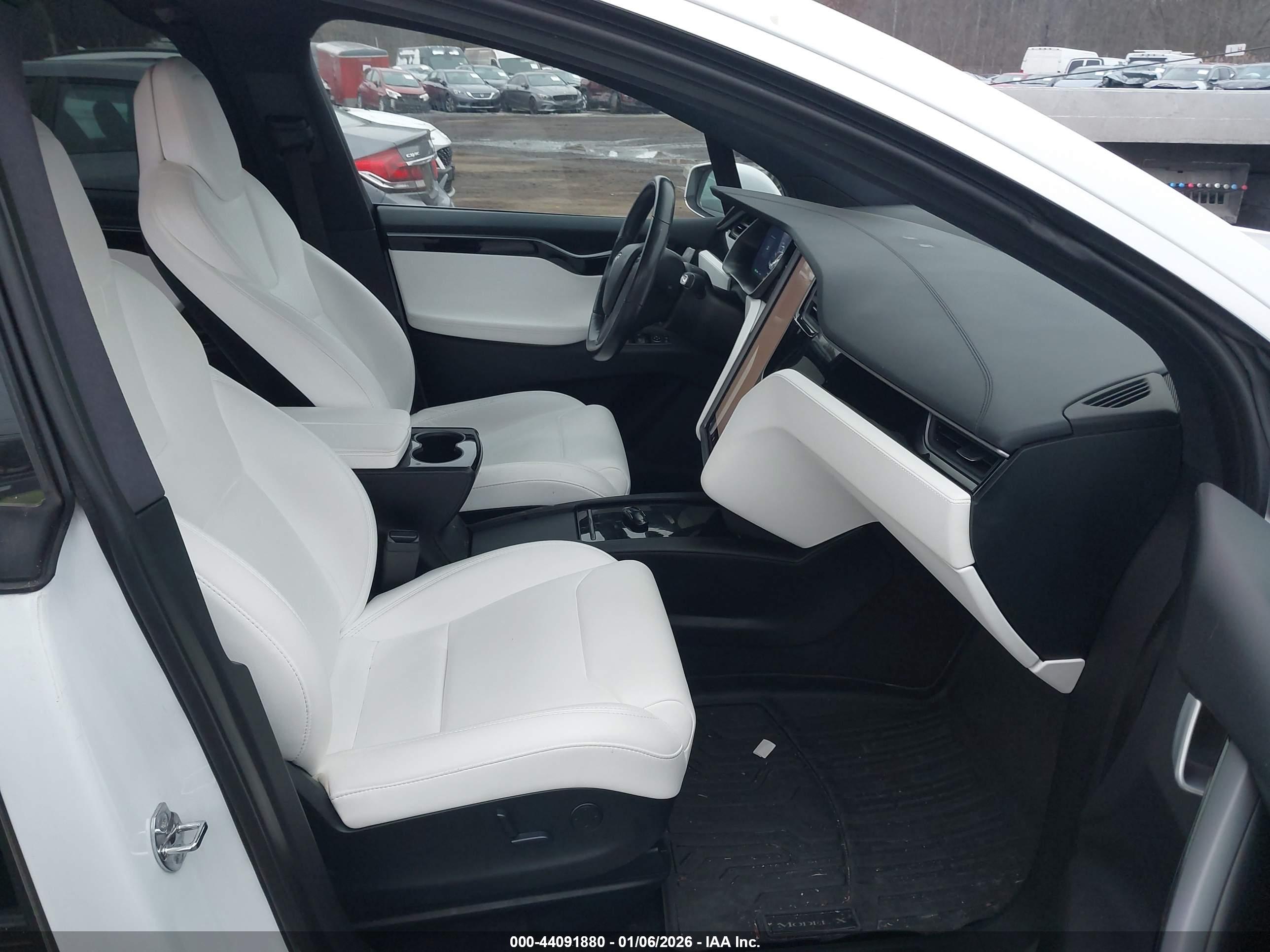 TESLA MODEL image 5