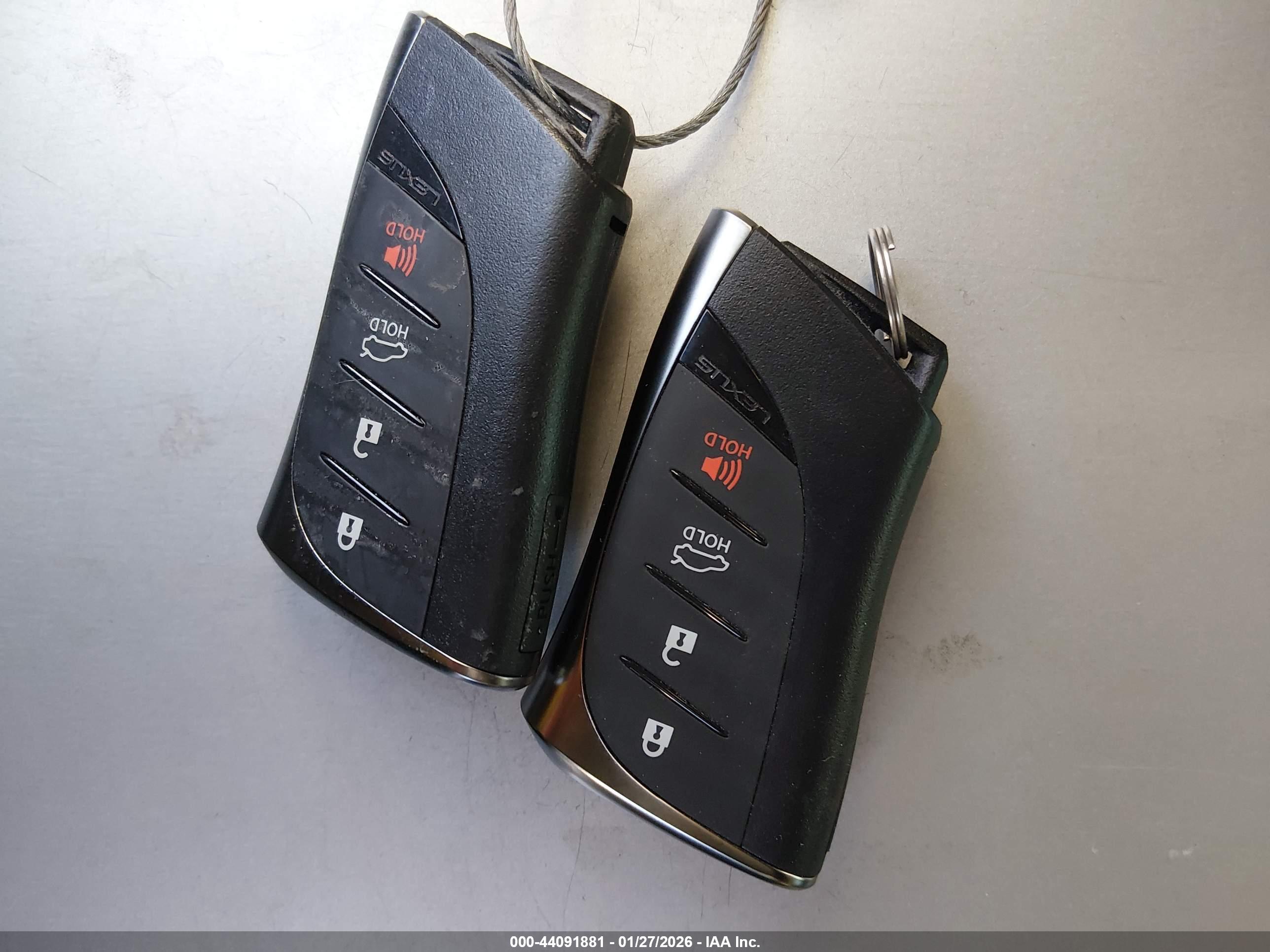 LEXUS ES image 11