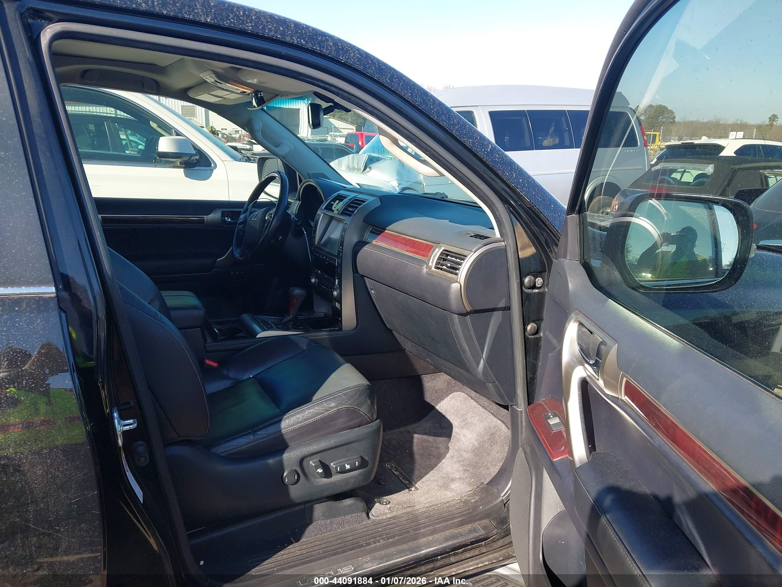 LEXUS GX image 5