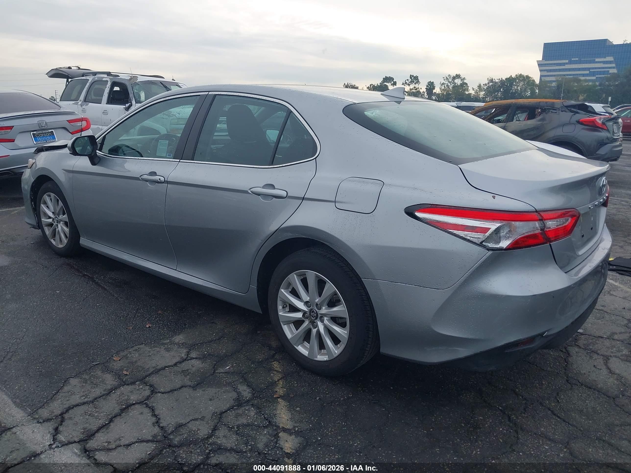 TOYOTA CAMRY image 3