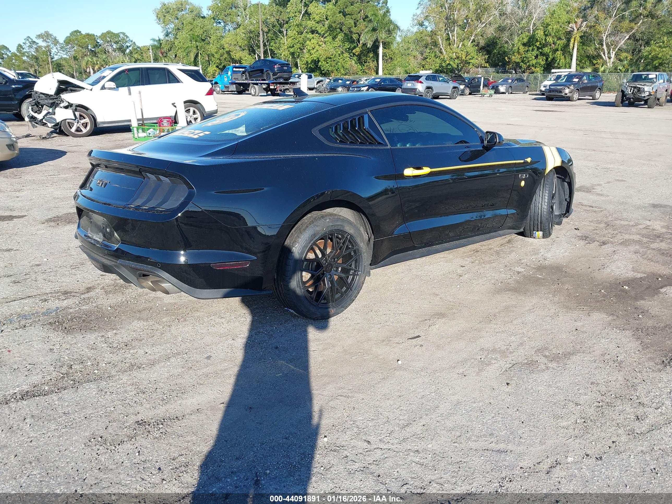 FORD MUSTANG image 4