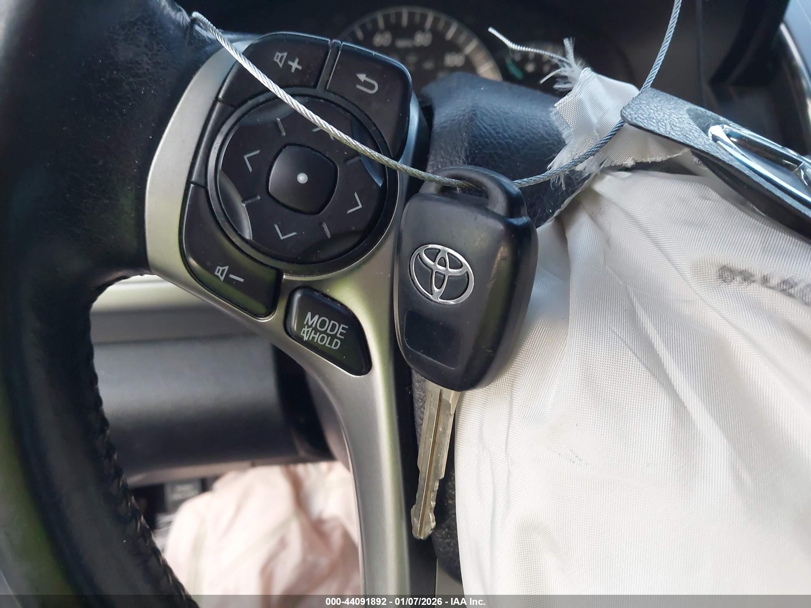 TOYOTA CAMRY image 11